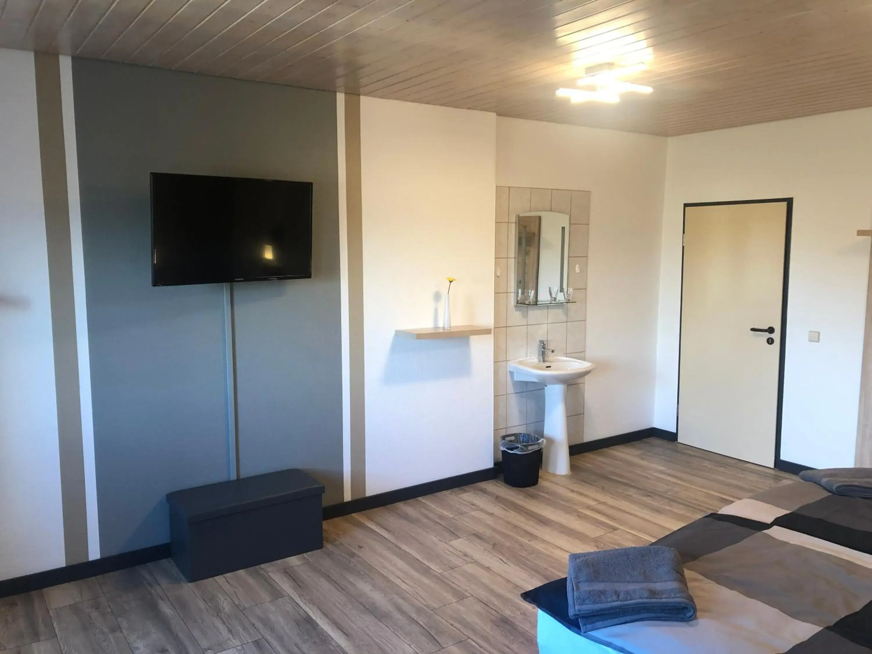 Double Room with Shared Bathroom - single occupancy in Pension Flying Ranch Double Room with Shared Bathroom - single occupancy in Pension Flying Ranch