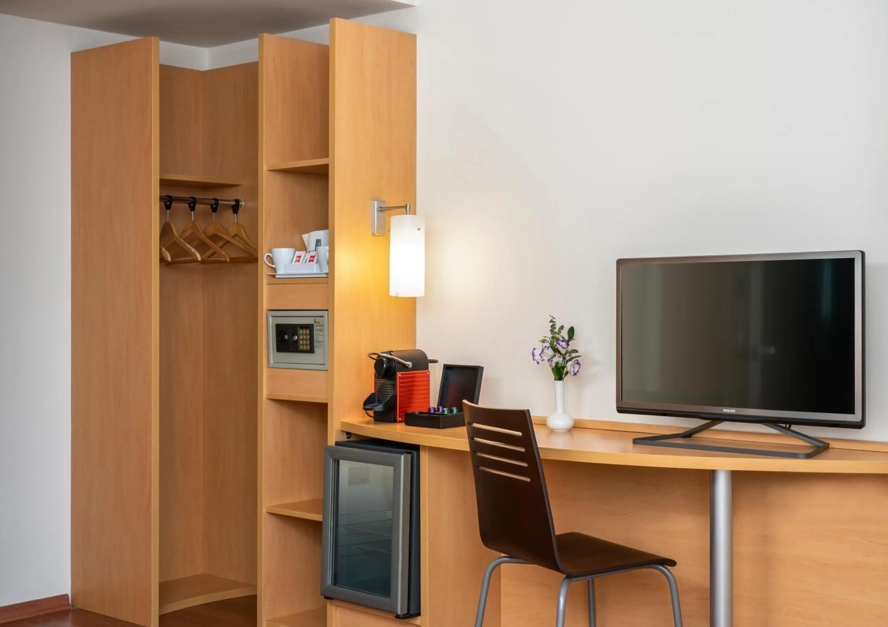 TV and multimedia in Ibis Istanbul Zeytinburnu