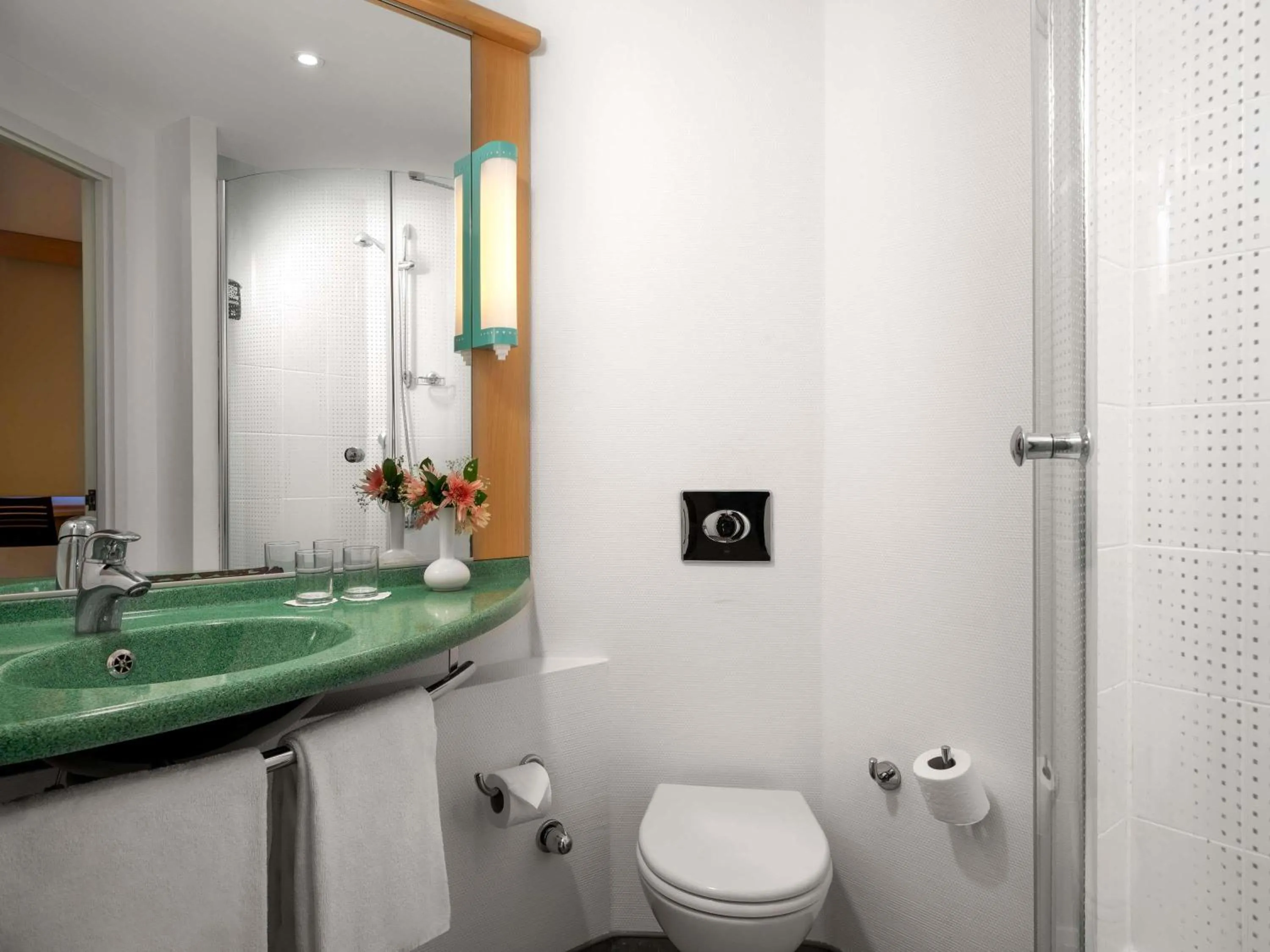 Bedroom in Ibis Istanbul Zeytinburnu