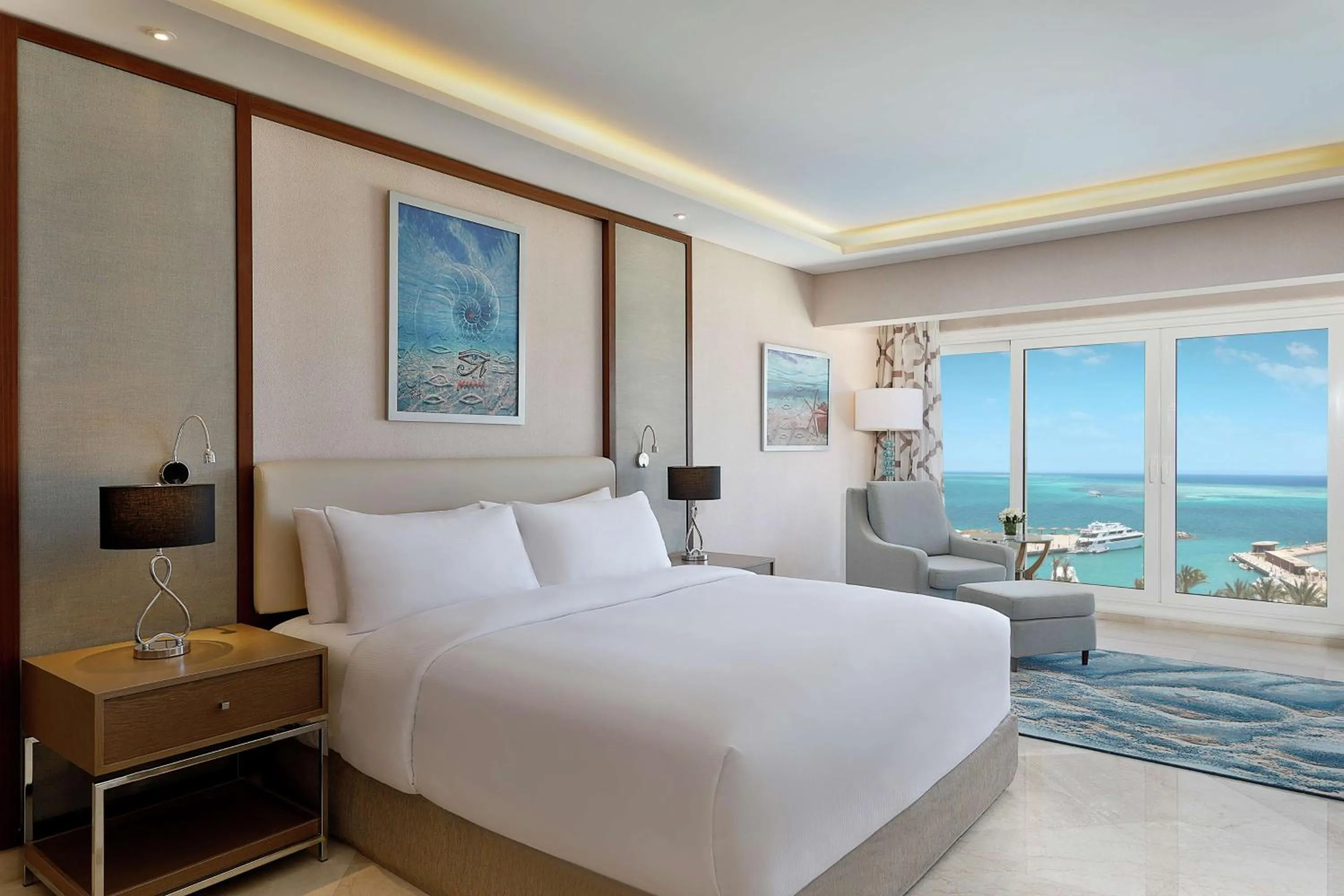 View (from property/room), Bed in Hilton Hurghada Plaza Hotel