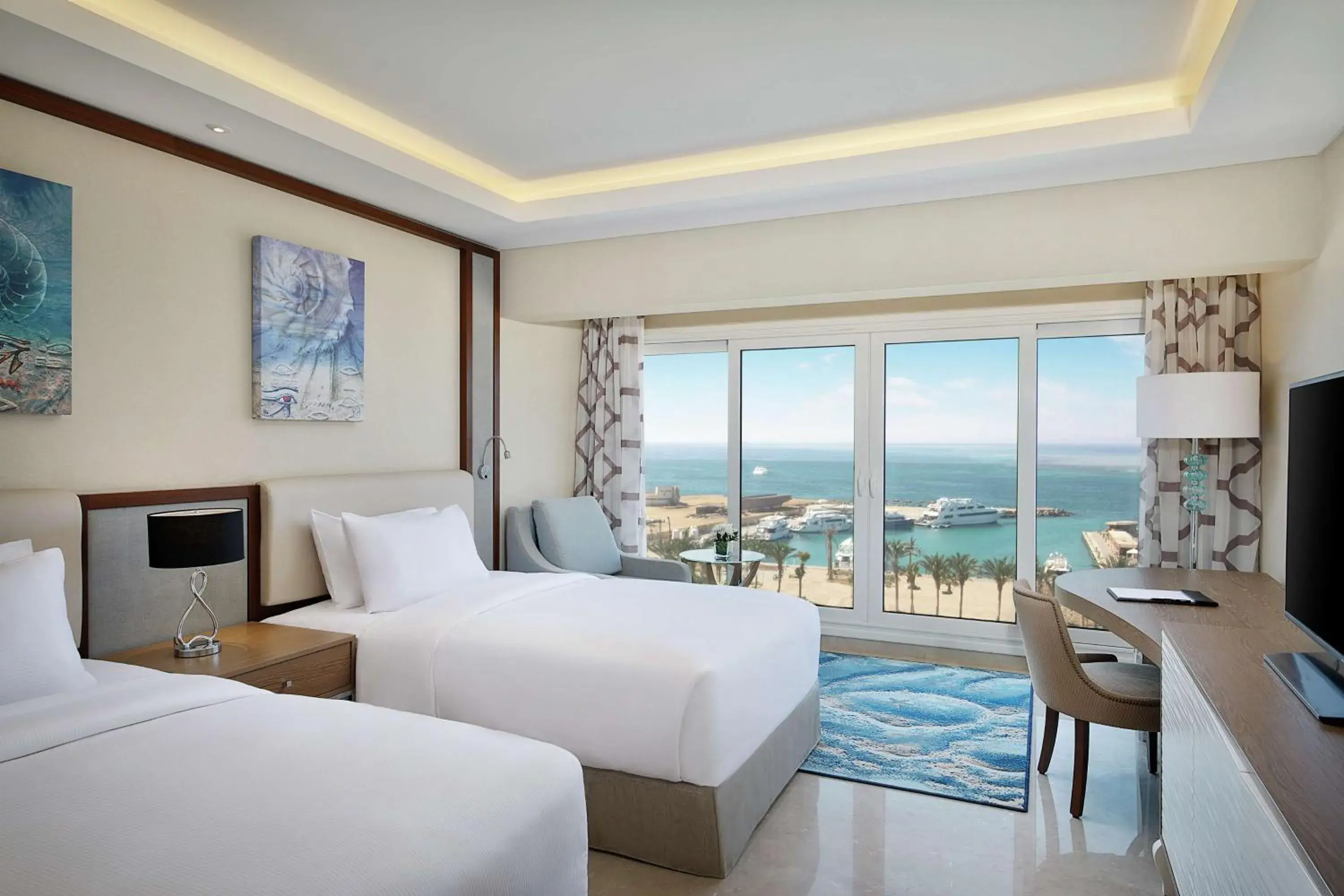 Deluxe Twin Room with Sea View in Hilton Hurghada Plaza Hotel Deluxe Twin Room with Sea View in Hilton Hurghada Plaza Hotel