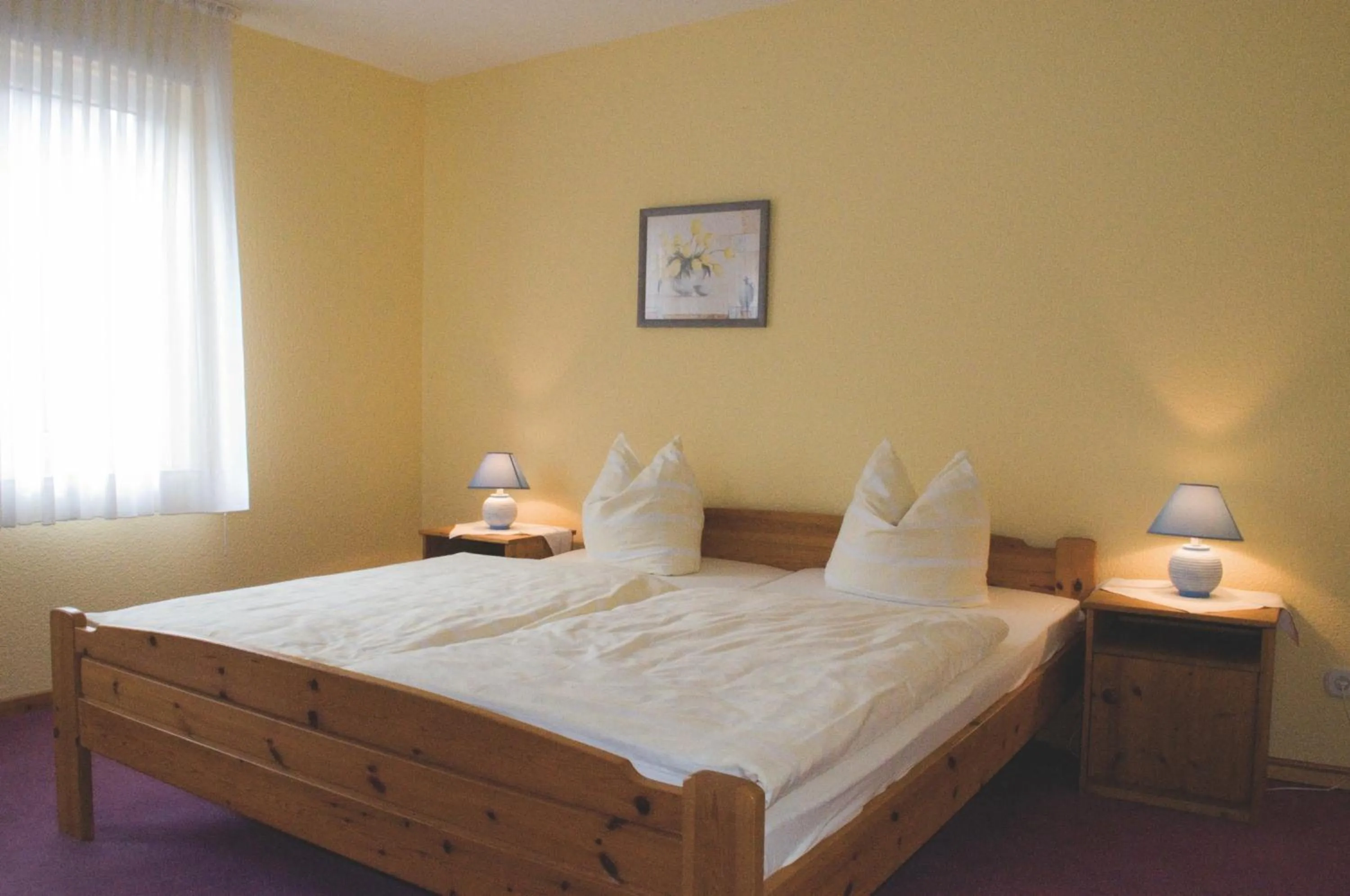 Bedroom, Bed in Hotel Cafe Bothe