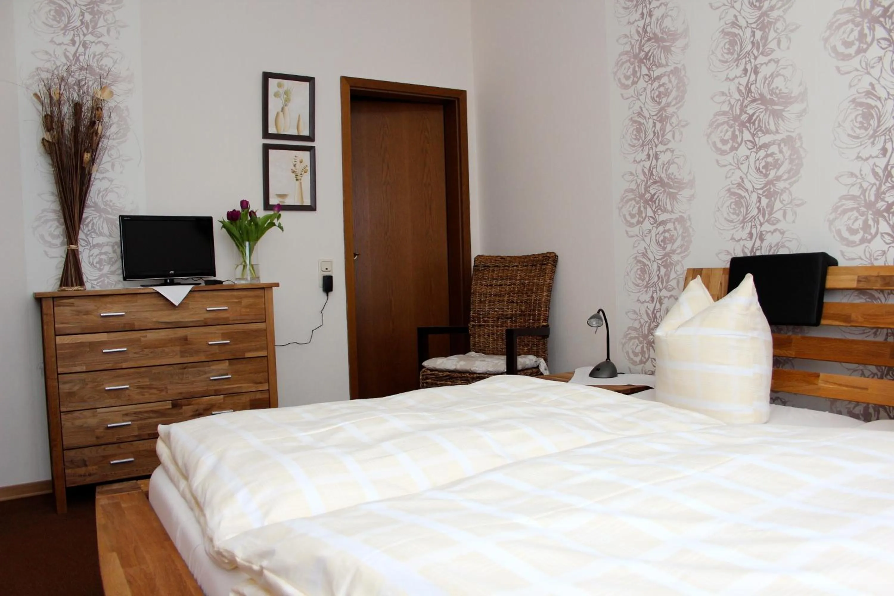 Bedroom, Bed in Hotel Cafe Bothe