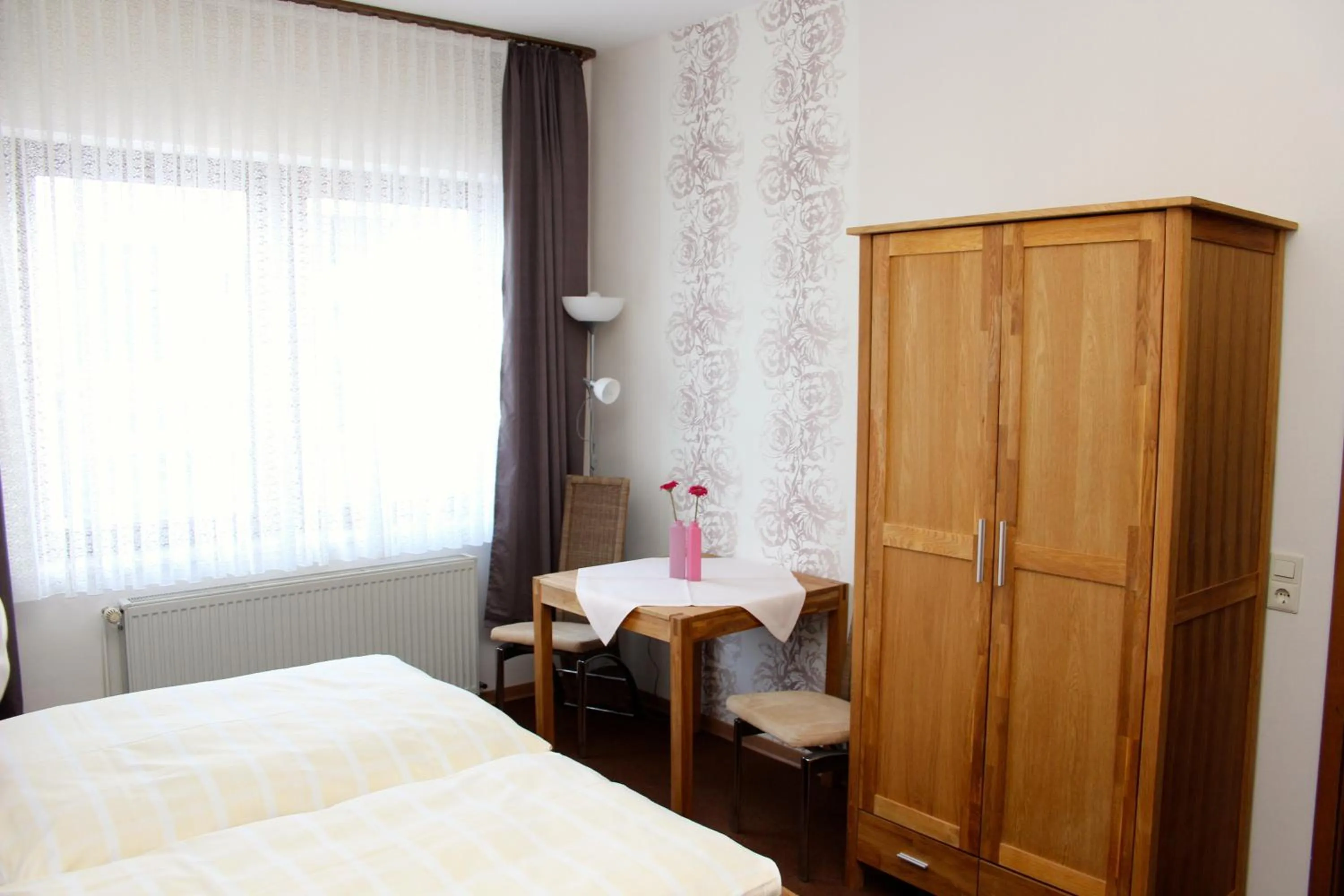 Bedroom, Bed in Hotel Cafe Bothe