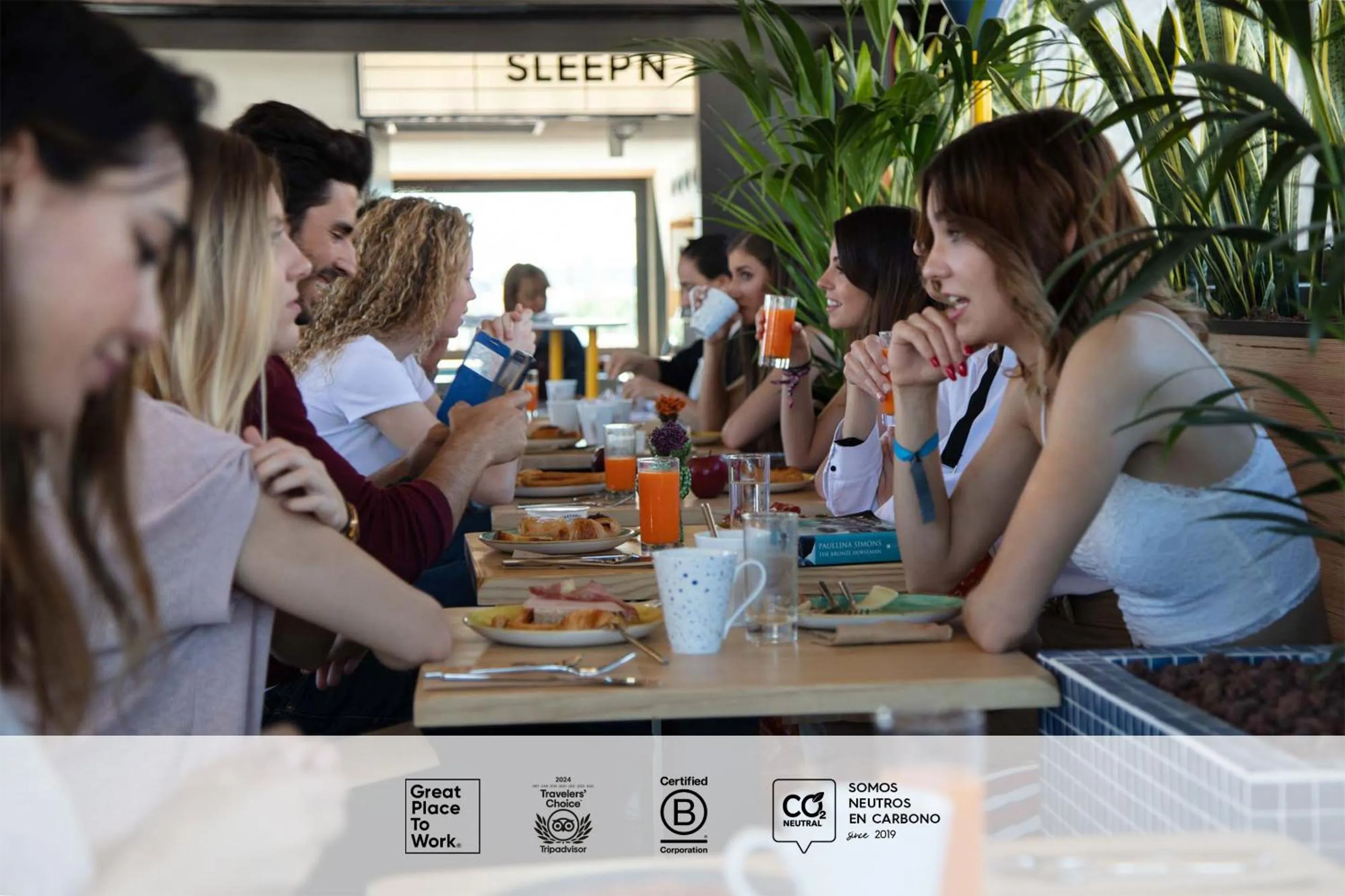 Restaurant/places to eat in SLEEP'N Atocha - B Corp Certified