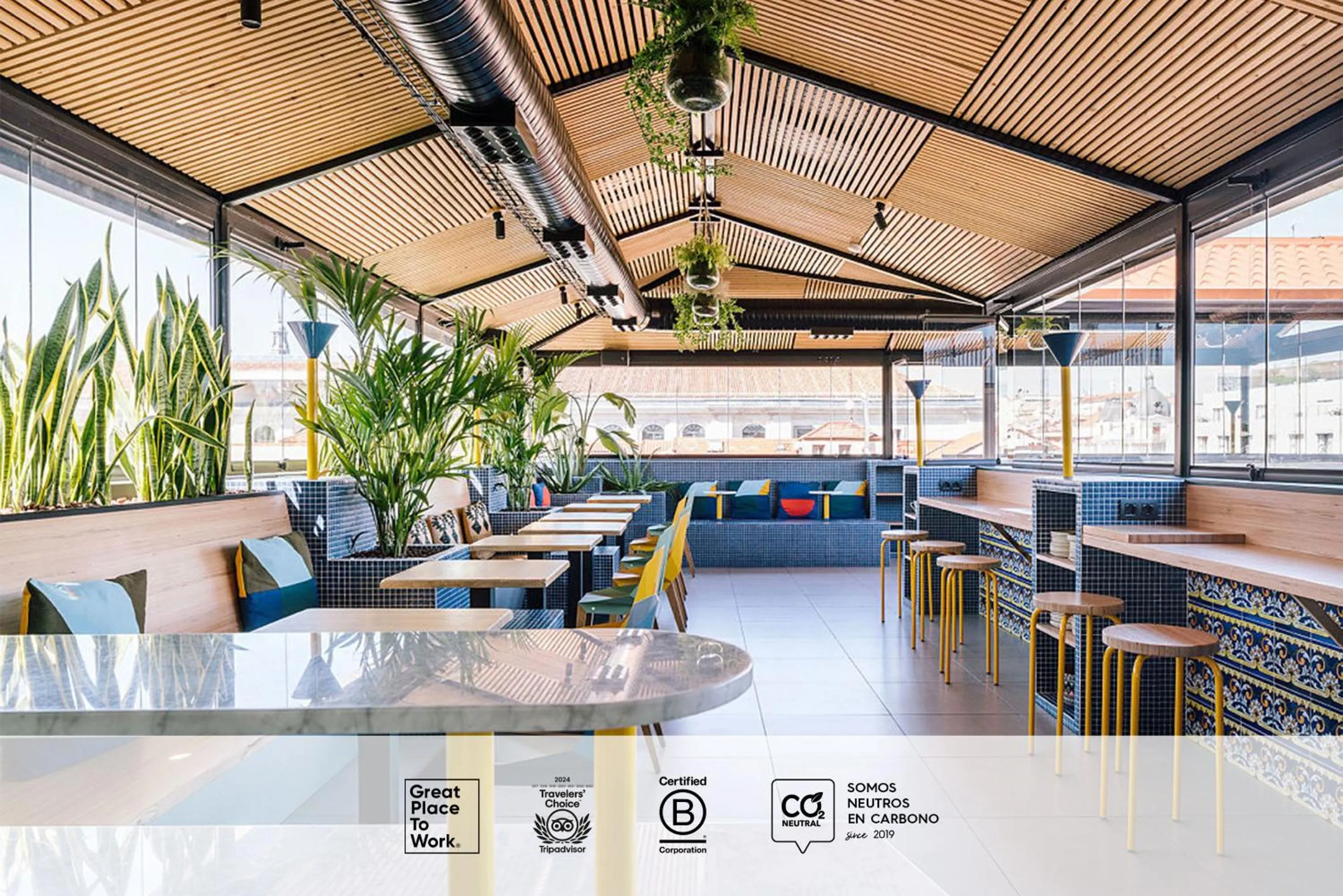 Restaurant/places to eat in SLEEP'N Atocha - B Corp Certified