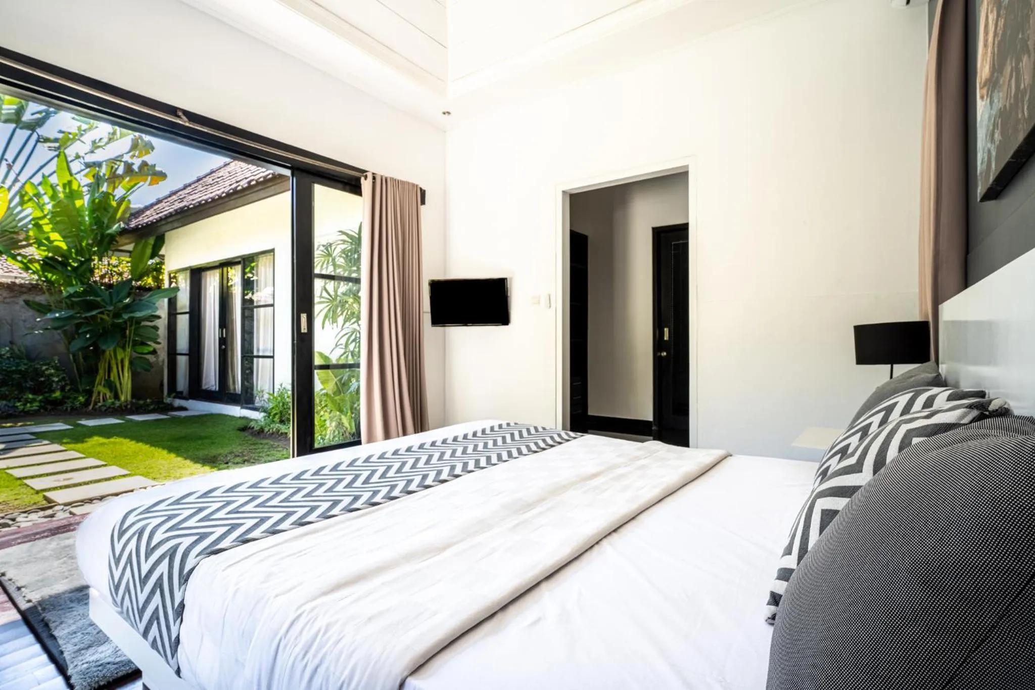 Bed in Jagaditha Villas