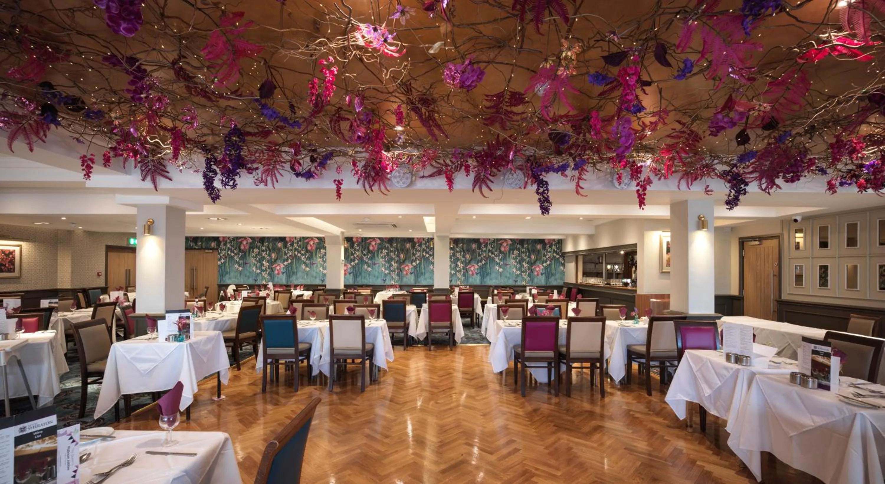 Restaurant/places to eat in Hotel Sheraton