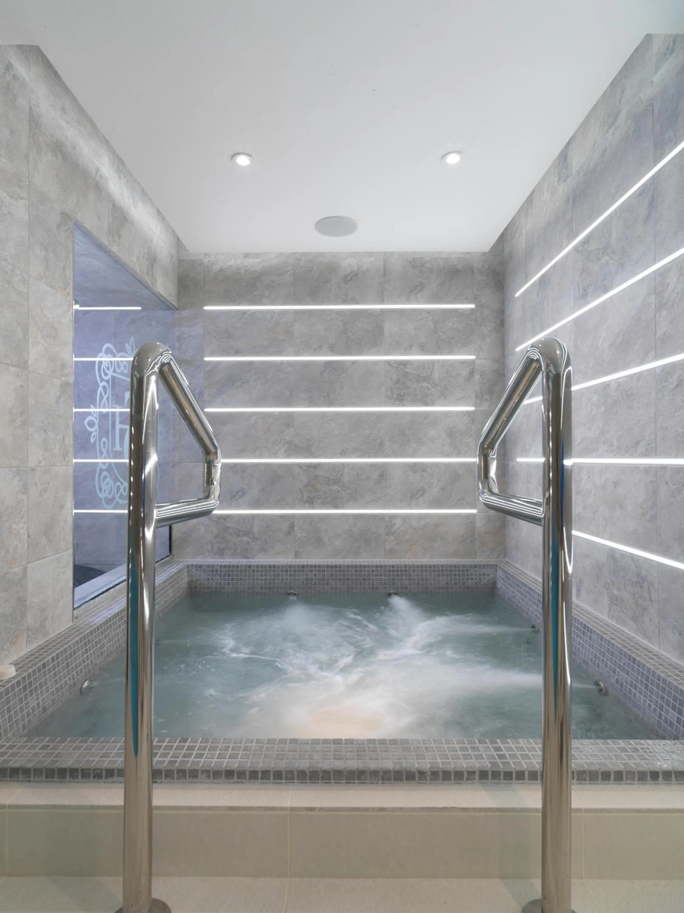 Swimming pool in Hotel Sheraton