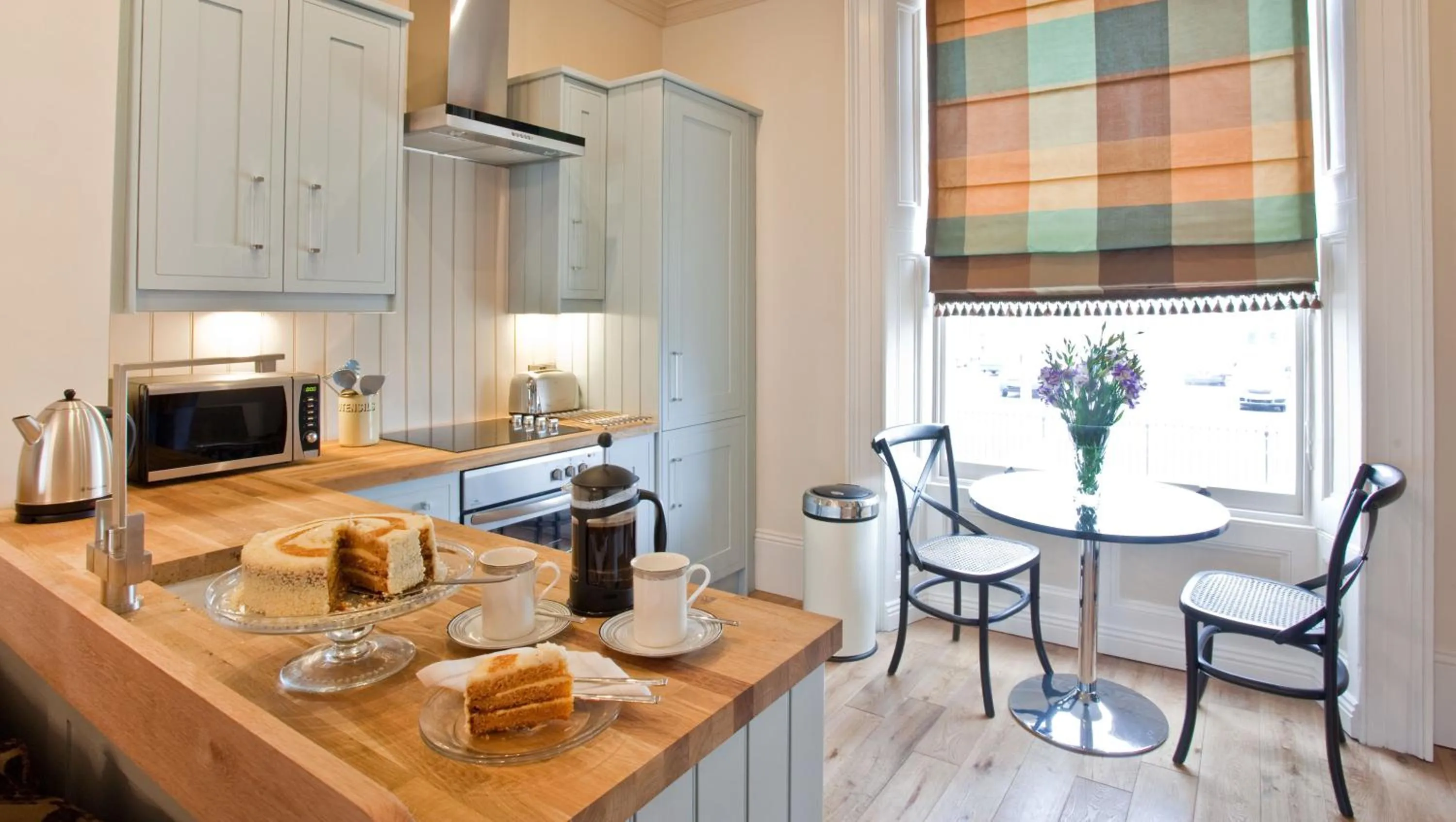 Kitchen or kitchenette in Portland Apartments