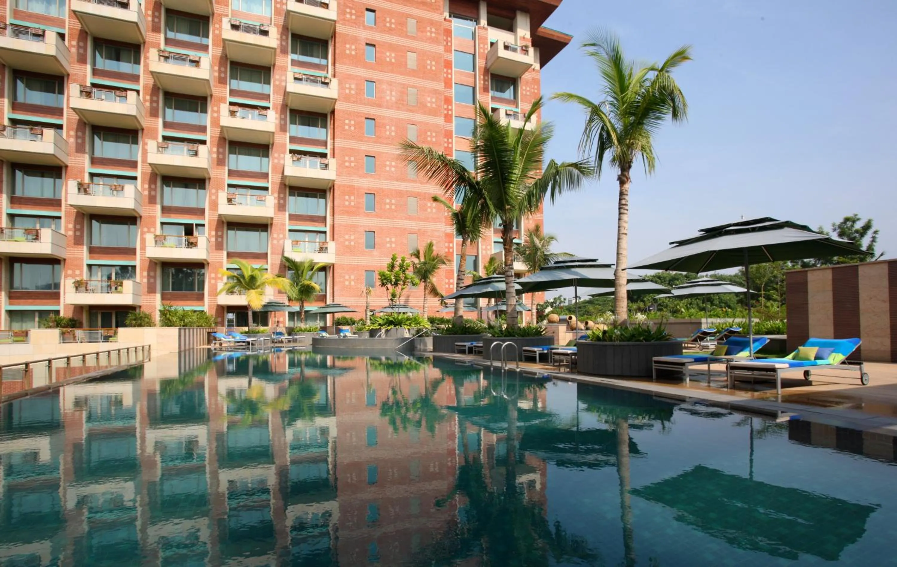 Swimming pool in ITC Gardenia, a Luxury Collection Hotel, Bengaluru