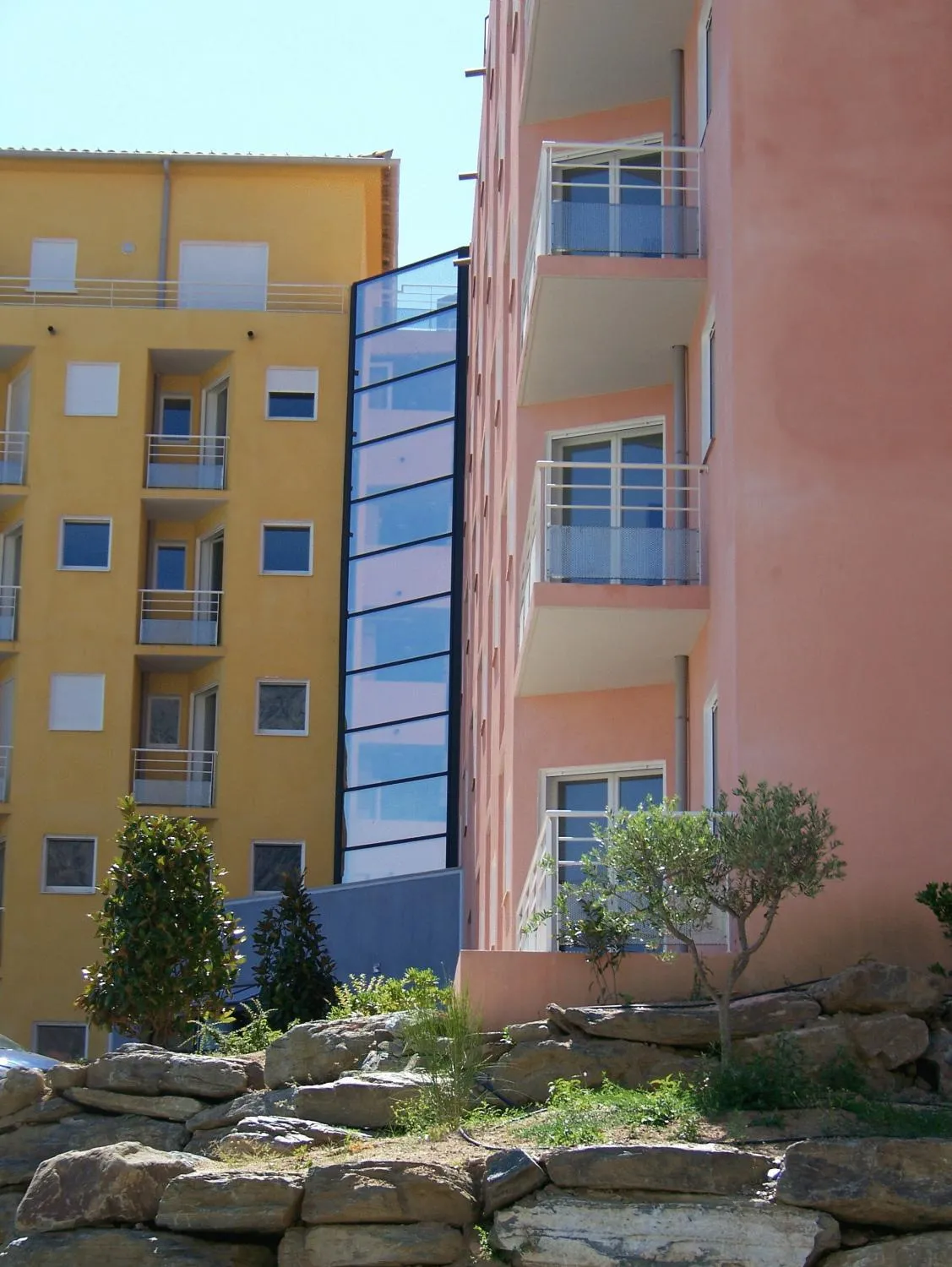Facade/entrance in Vanina Park