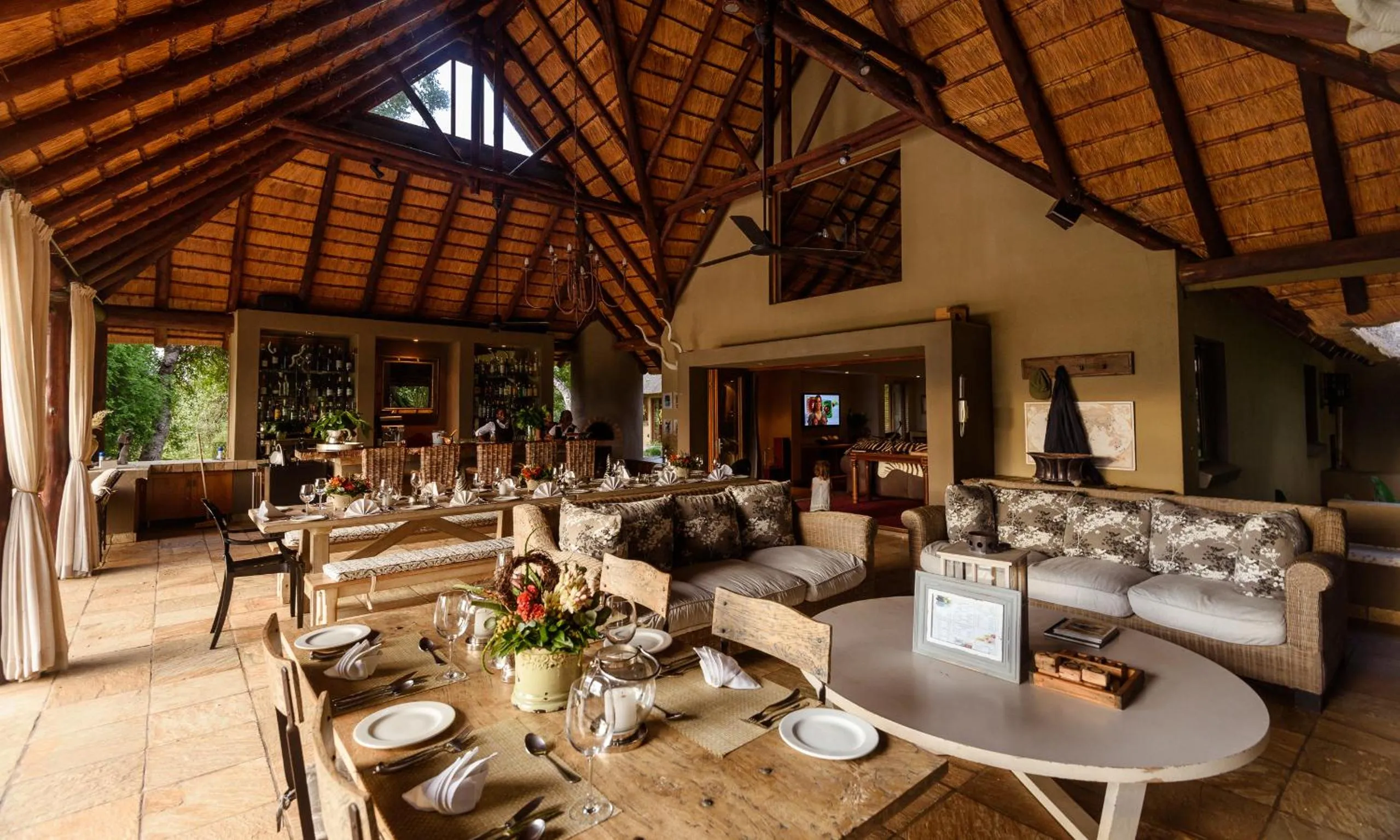 Restaurant/places to eat in Khaya Ndlovu Safari Manor