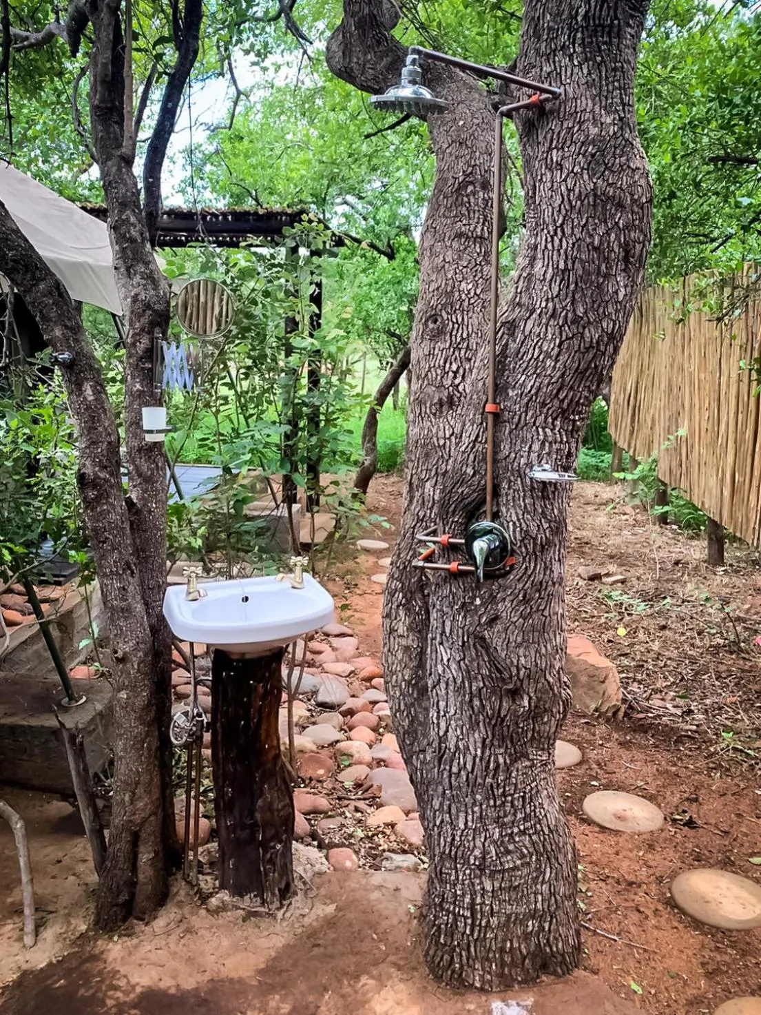Shower in Khaya Ndlovu Safari Manor