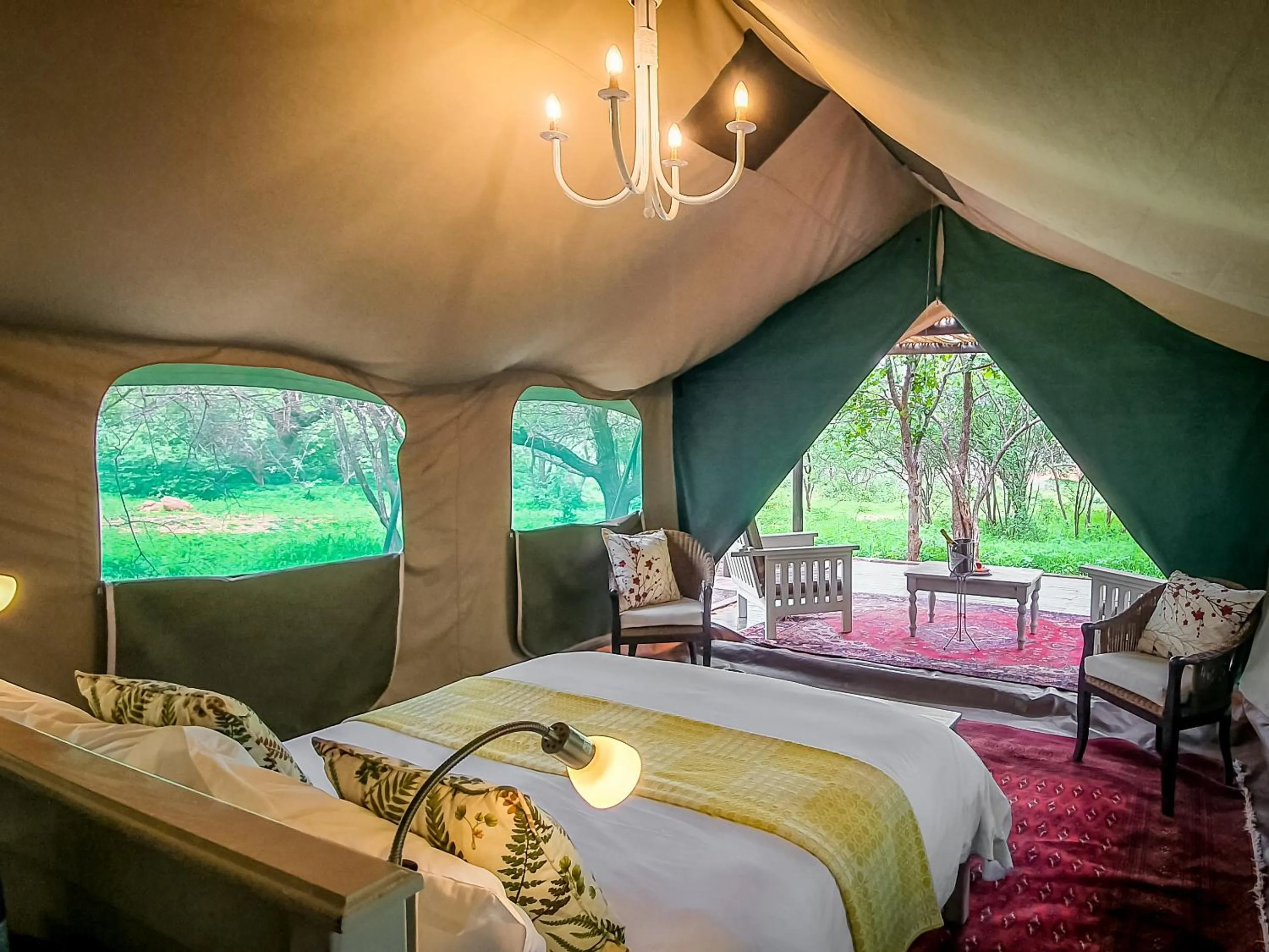 View (from property/room), Bed in Khaya Ndlovu Safari Manor