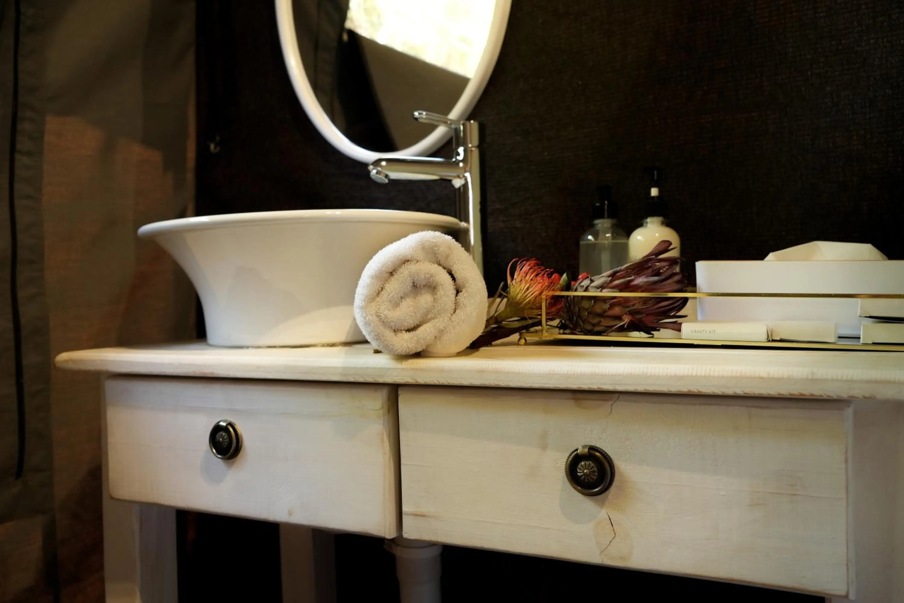 Bathroom in Khaya Ndlovu Safari Manor