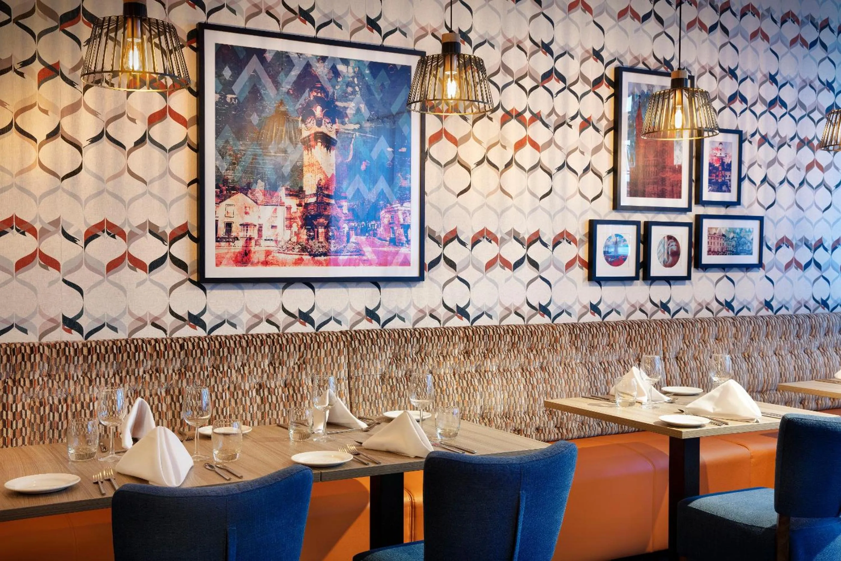 Restaurant/places to eat in Leonardo Hotel Exeter