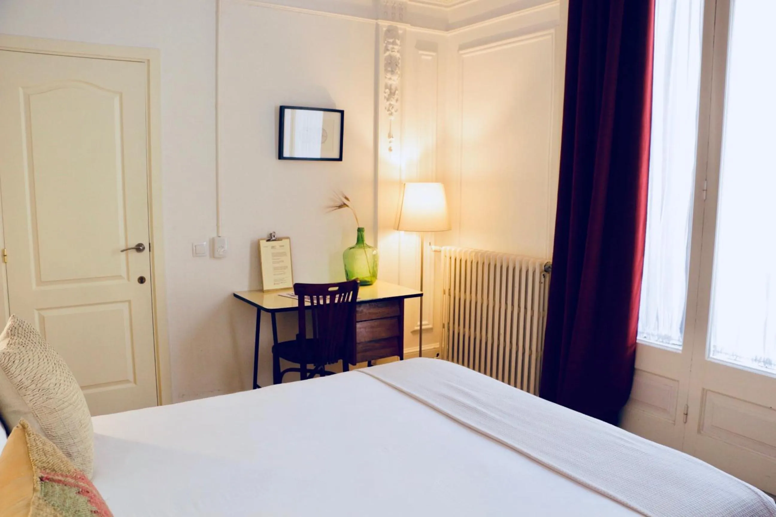 Photo of the whole room, Bed in La Casa Gran B&B