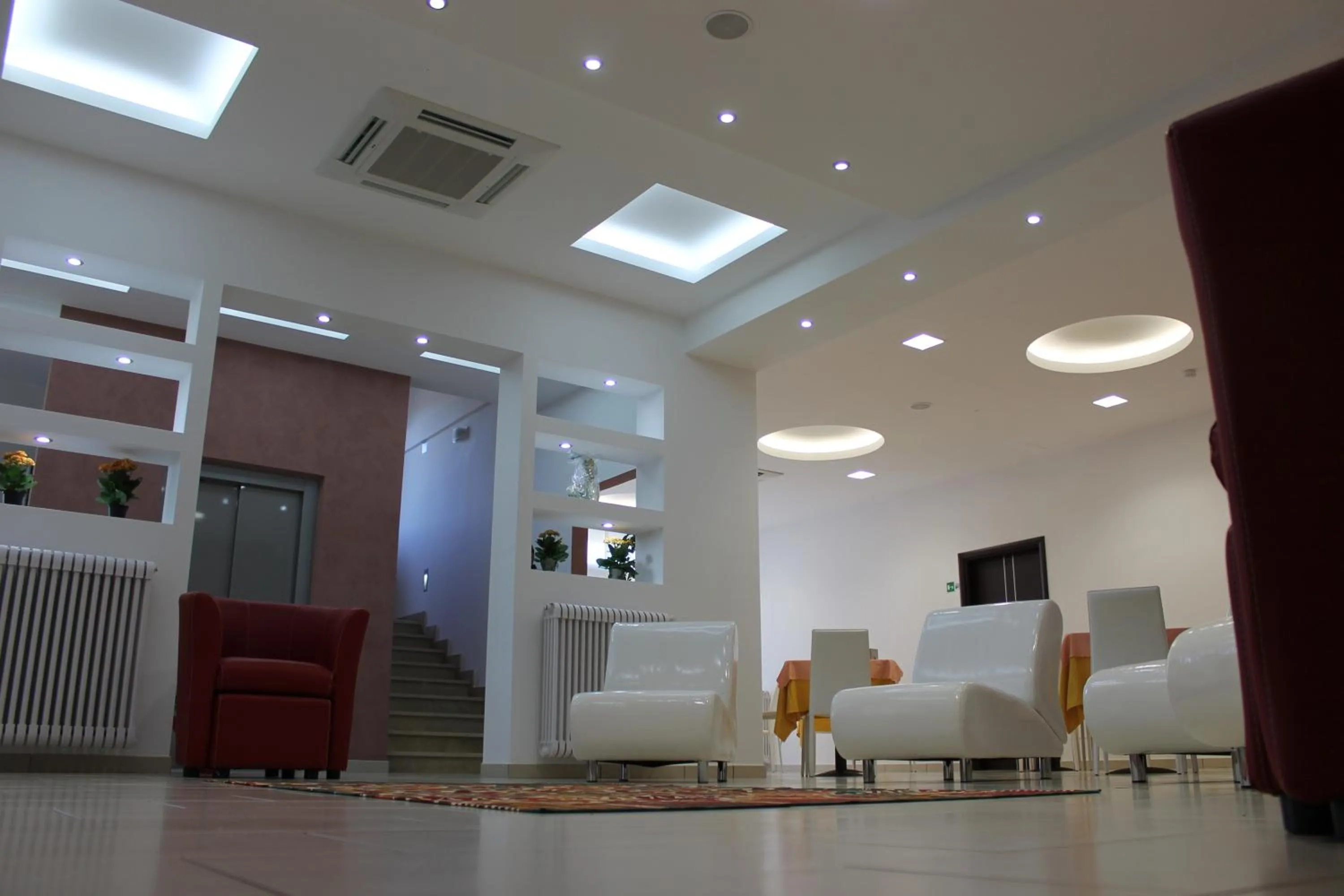 Communal lounge/ TV room in Hotel 660