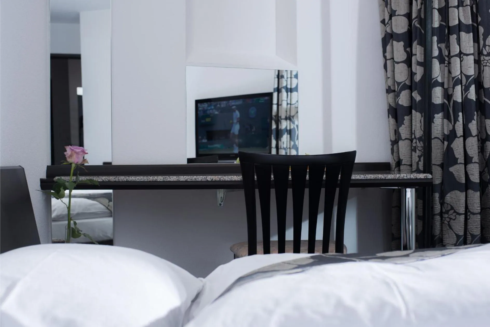 Bed in Grand Hôtel Les Endroits