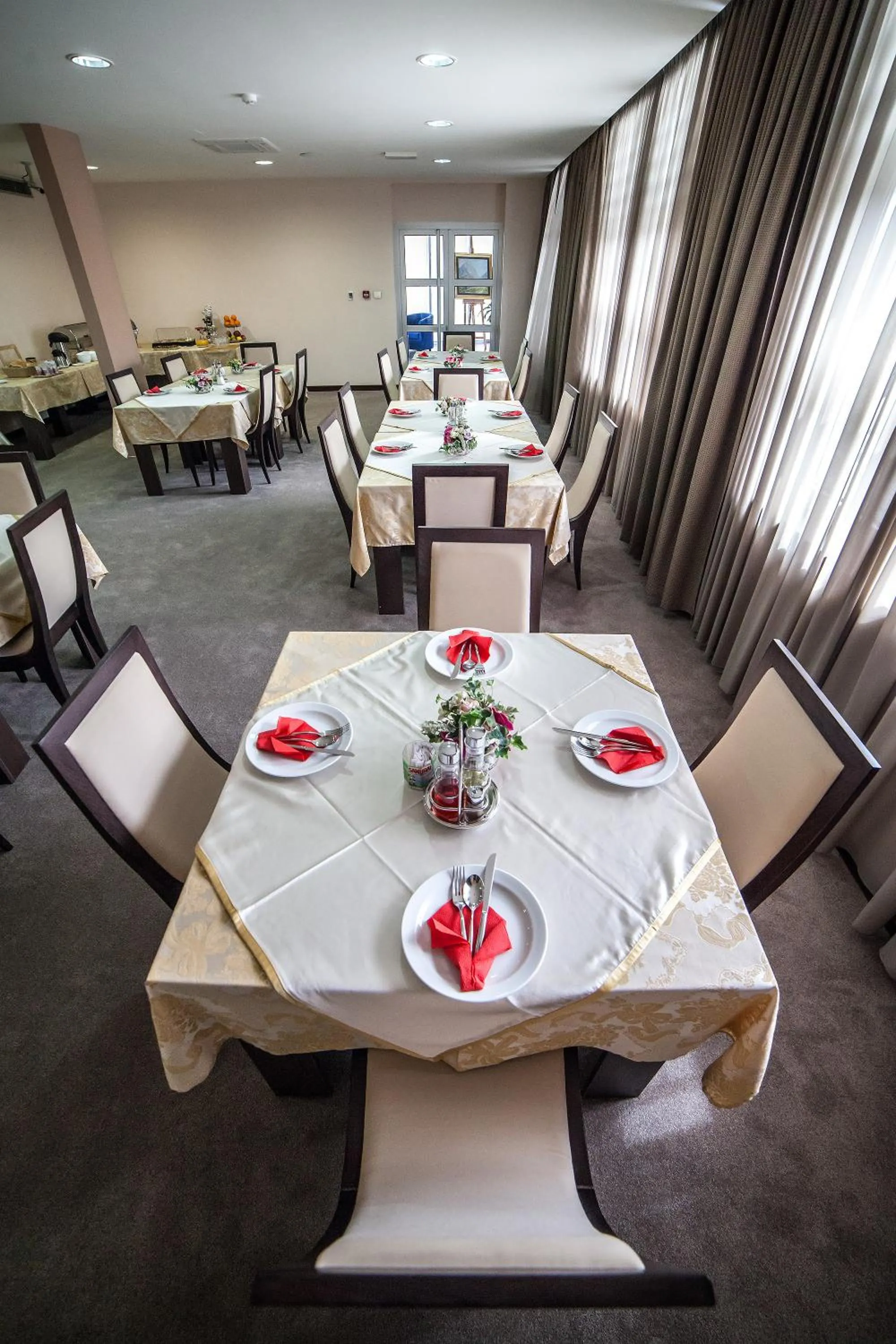 Restaurant/places to eat in Hotel Terminus