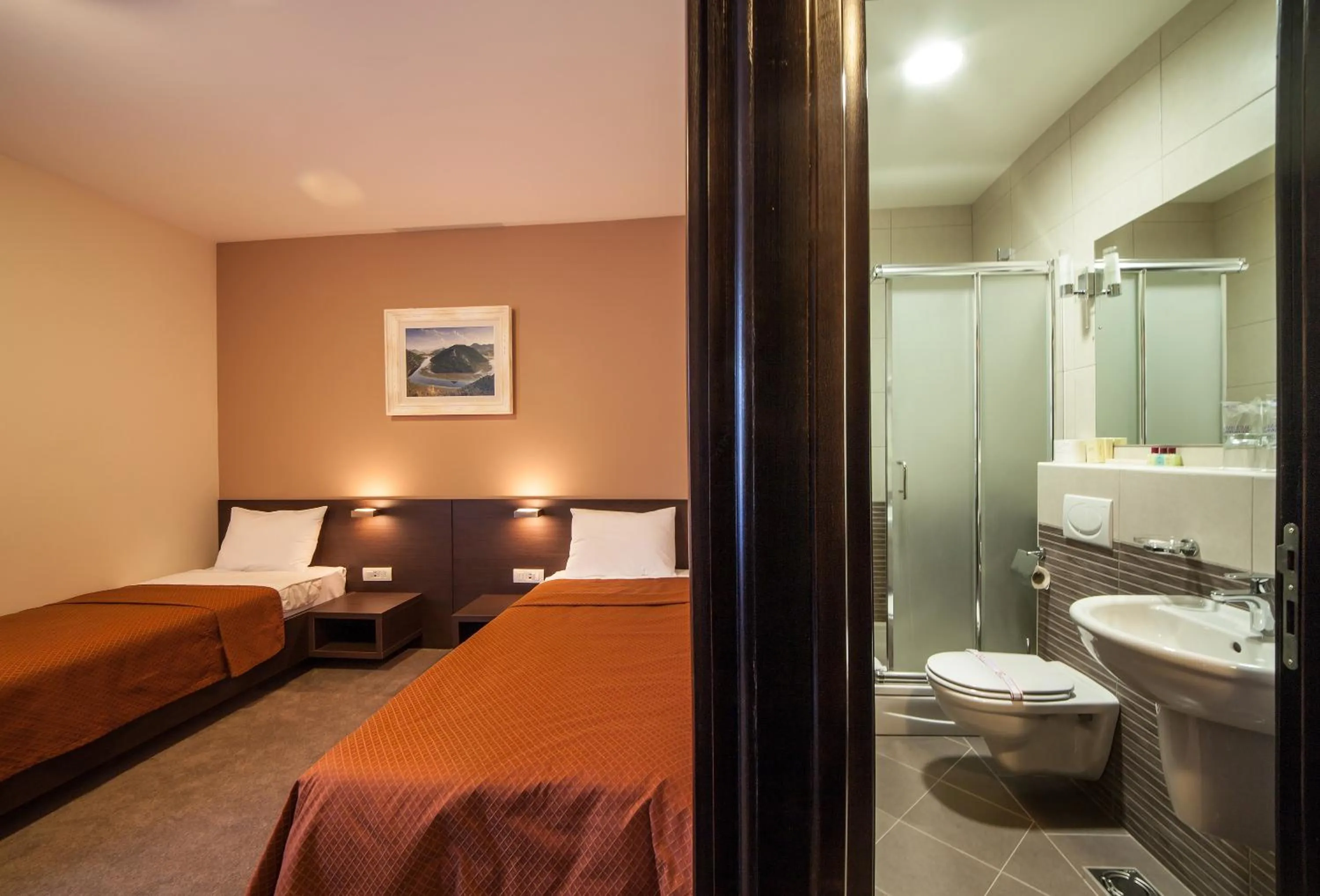 Bathroom, Bed in Hotel Terminus