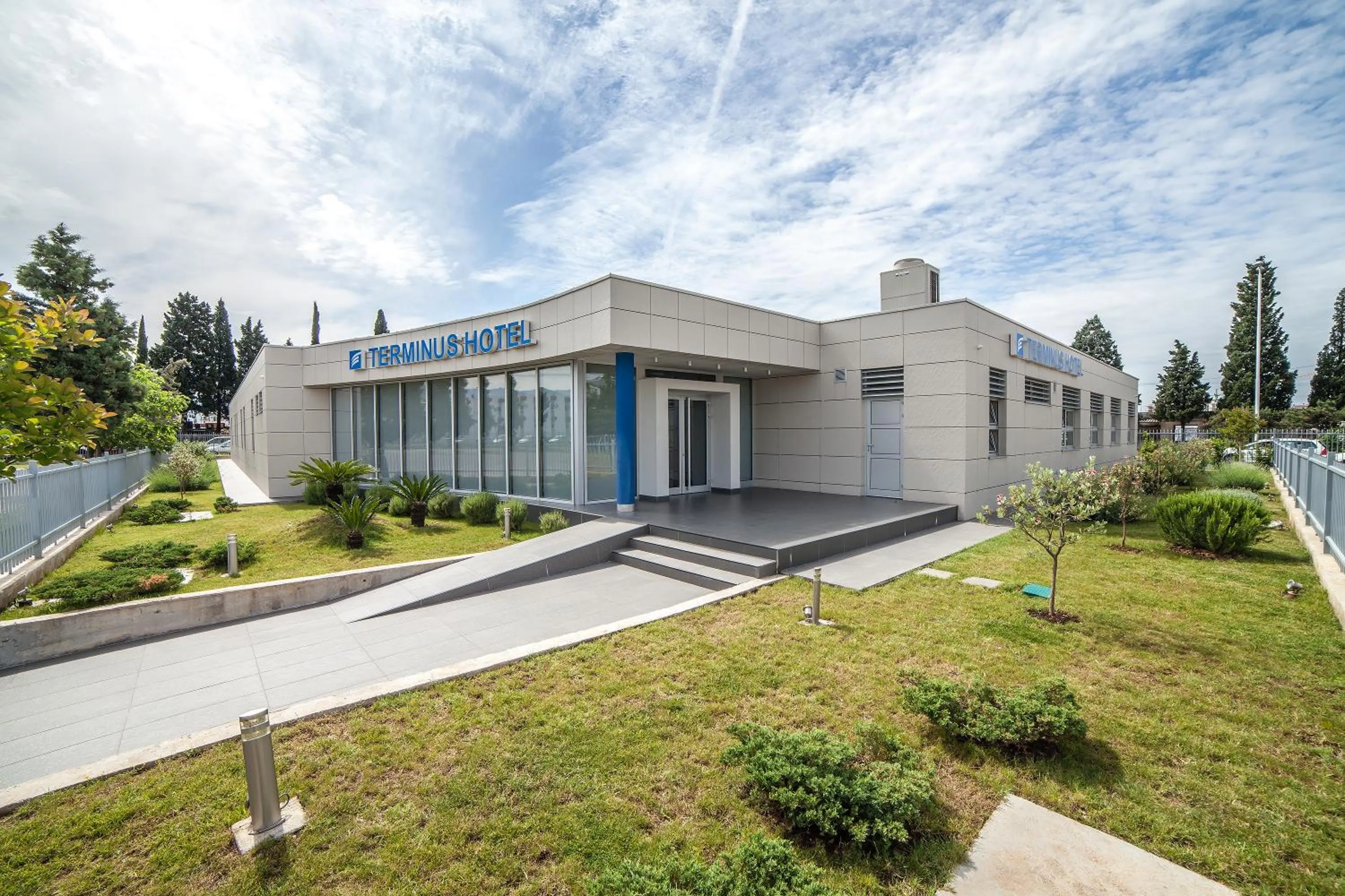Facade/entrance in Hotel Terminus