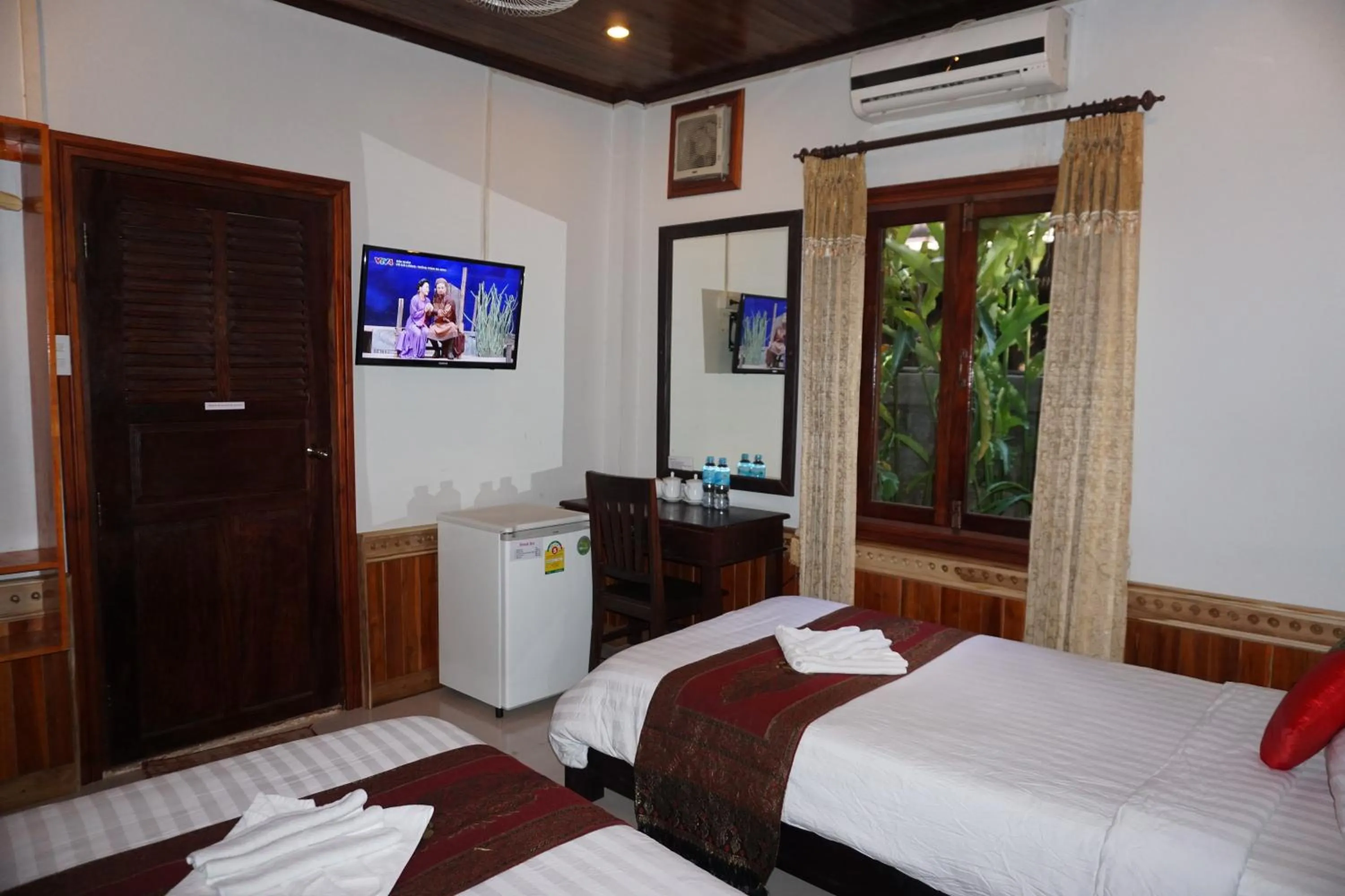 Photo of the whole room, Bed in Golden Lotus Place