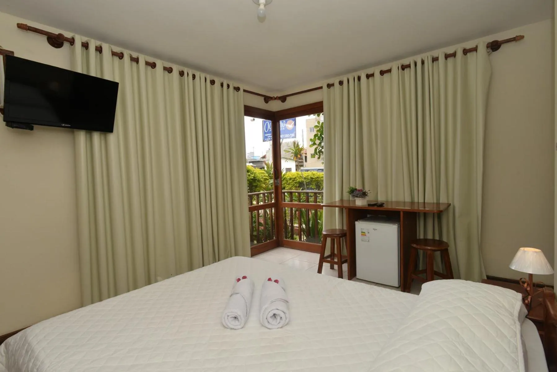 Bed in Oceano Pousada - Buffet de café da manhã e serviço de quarto diário