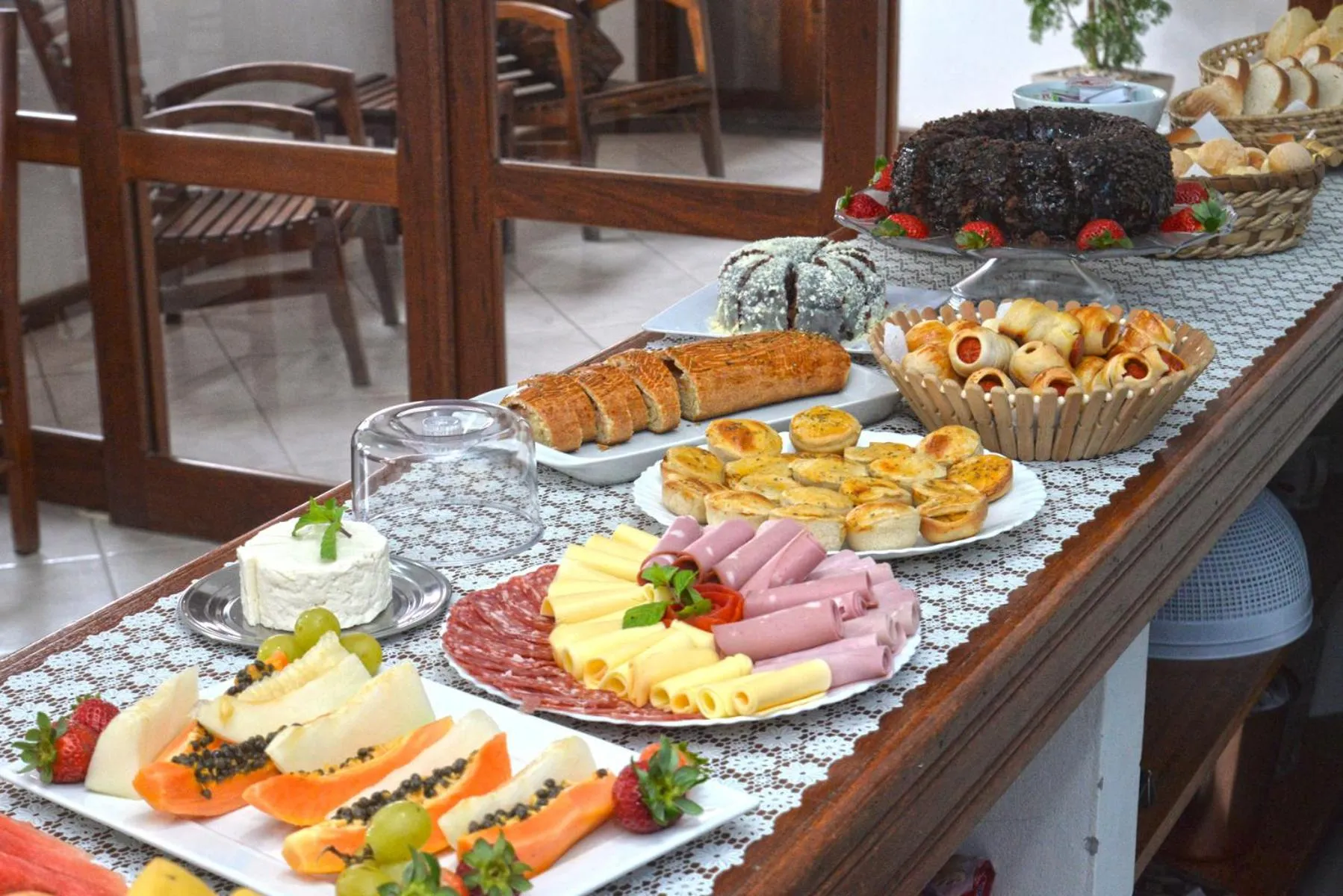 Breakfast in Oceano Pousada - Buffet de café da manhã e serviço de quarto diário