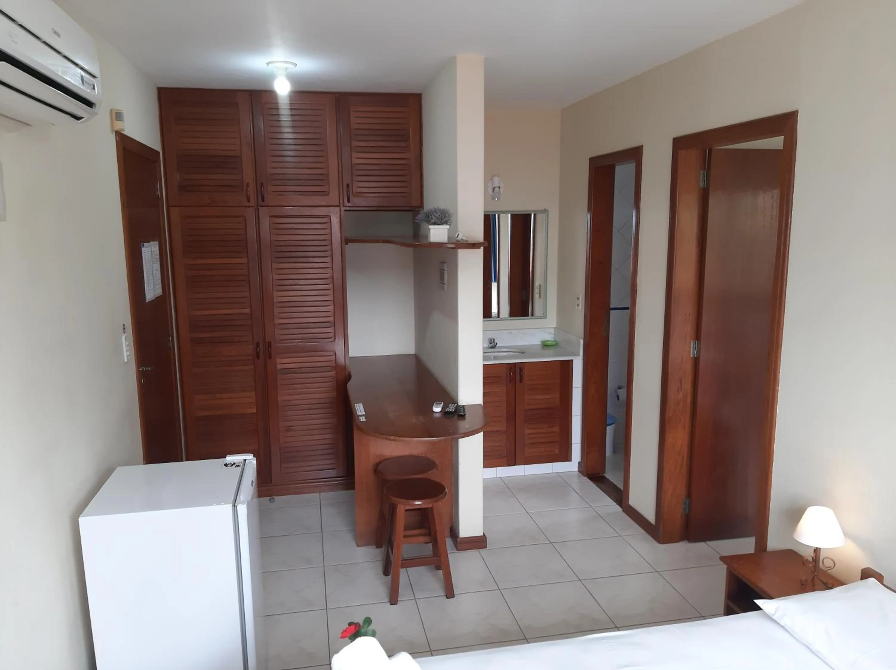 Bathroom in Oceano Pousada - Buffet de café da manhã e serviço de quarto diário