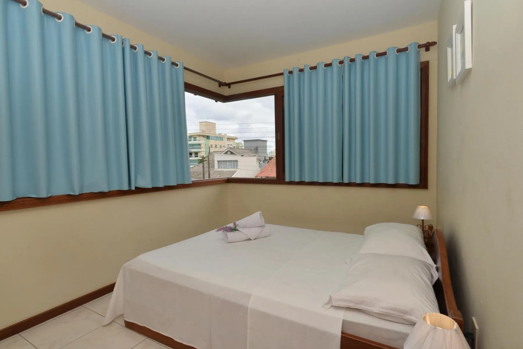 Bed in Oceano Pousada - Buffet de café da manhã e serviço de quarto diário