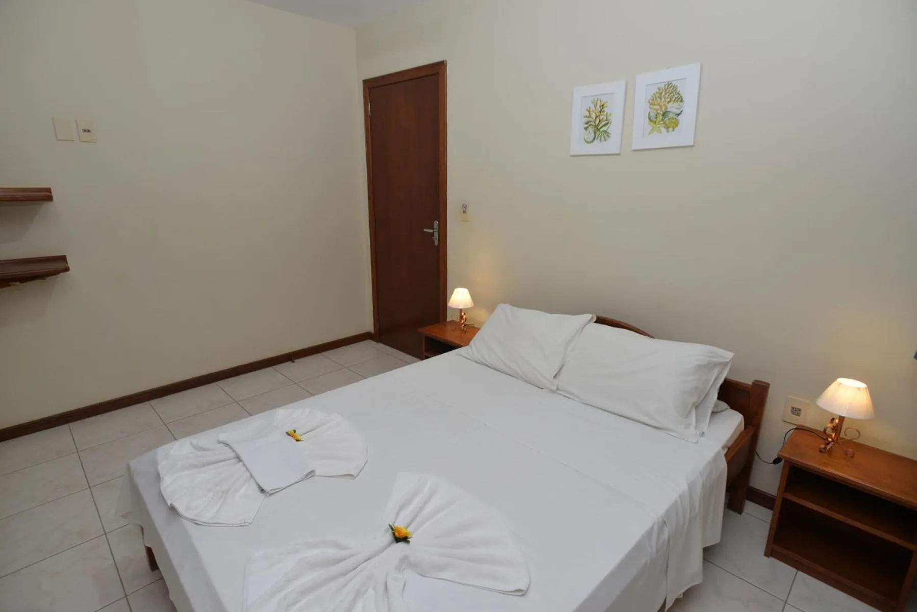 Bed in Oceano Pousada - Buffet de café da manhã e serviço de quarto diário