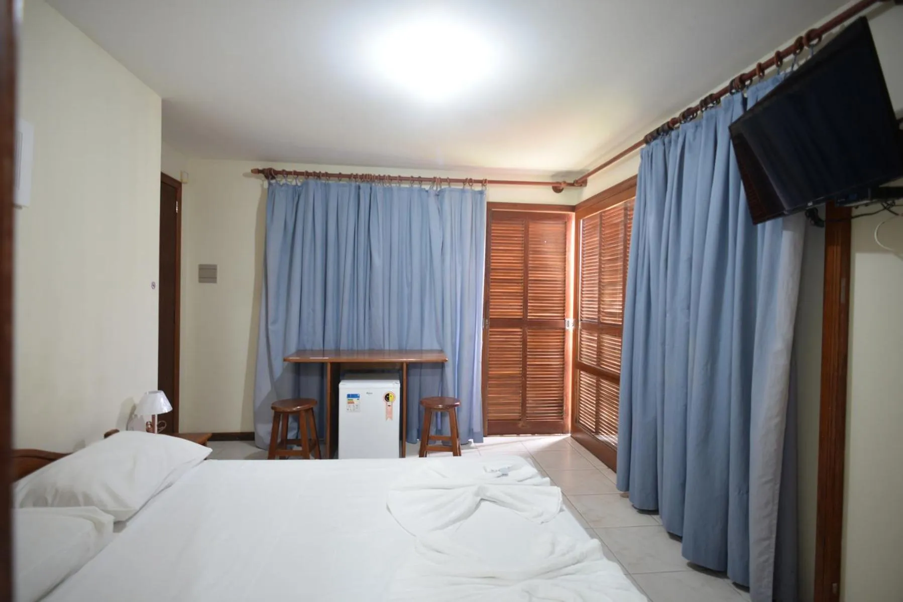 TV and multimedia, Bed in Oceano Pousada - Buffet de café da manhã e serviço de quarto diário