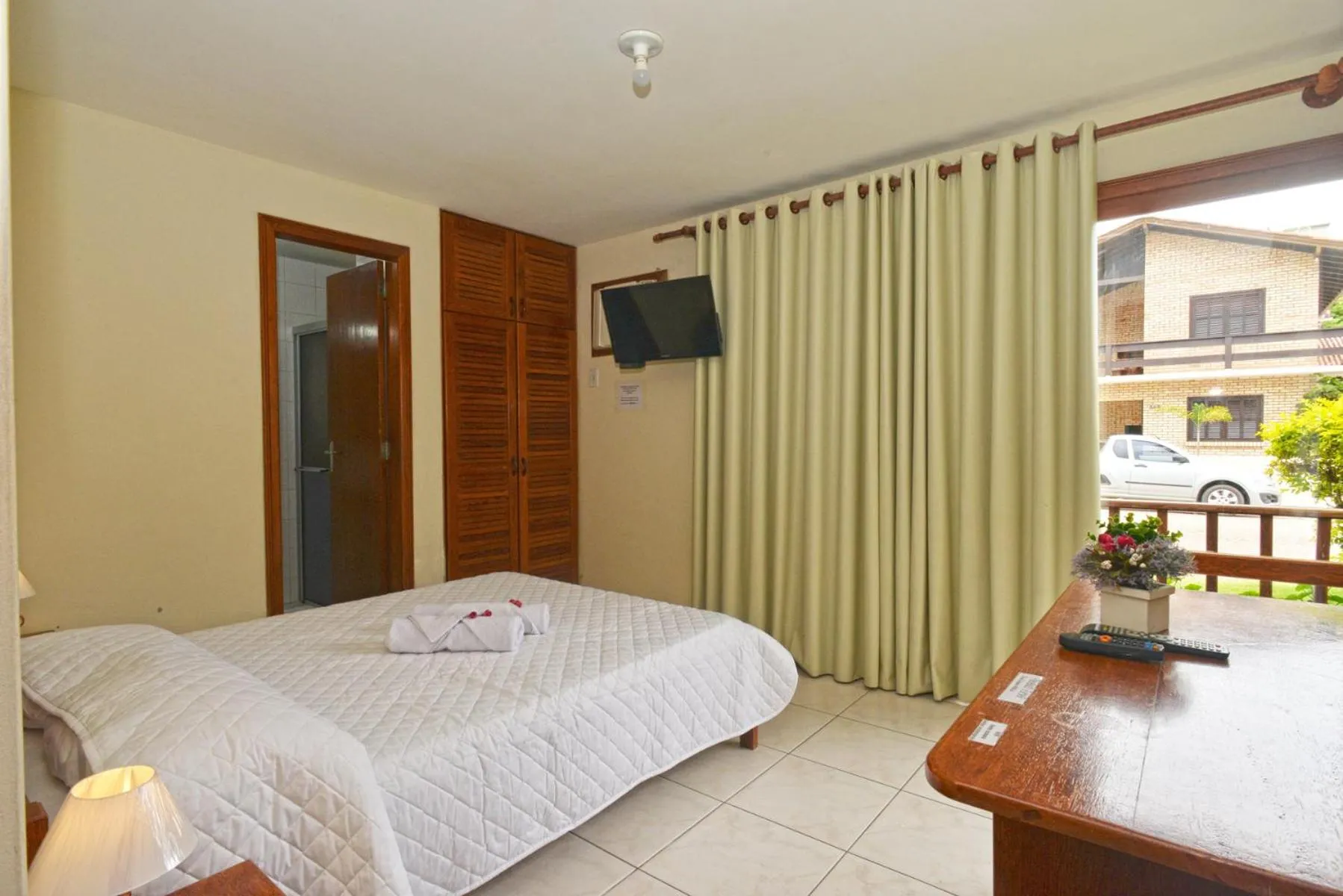 Bed in Oceano Pousada - Buffet de café da manhã e serviço de quarto diário