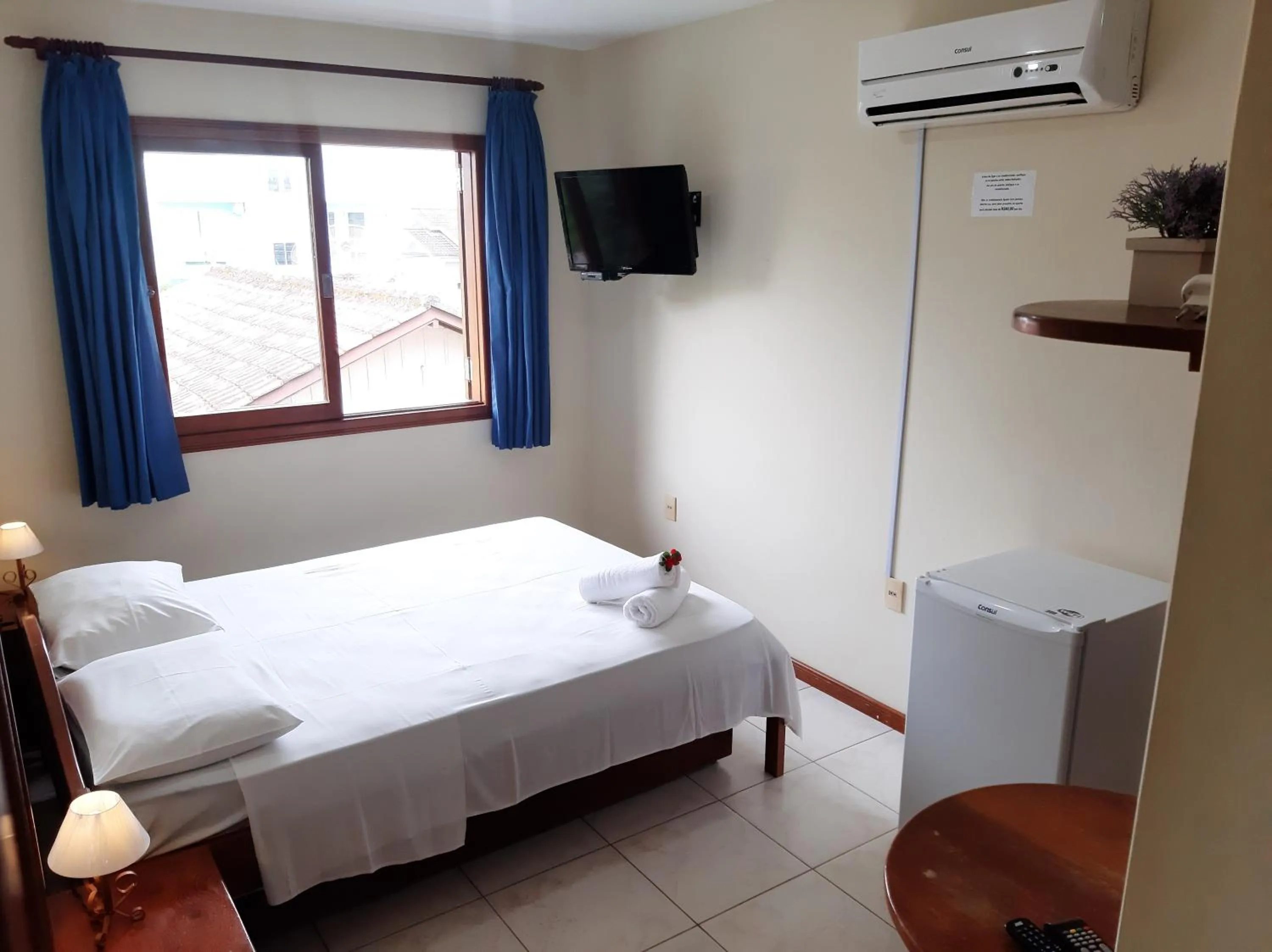 Bed in Oceano Pousada - Buffet de café da manhã e serviço de quarto diário