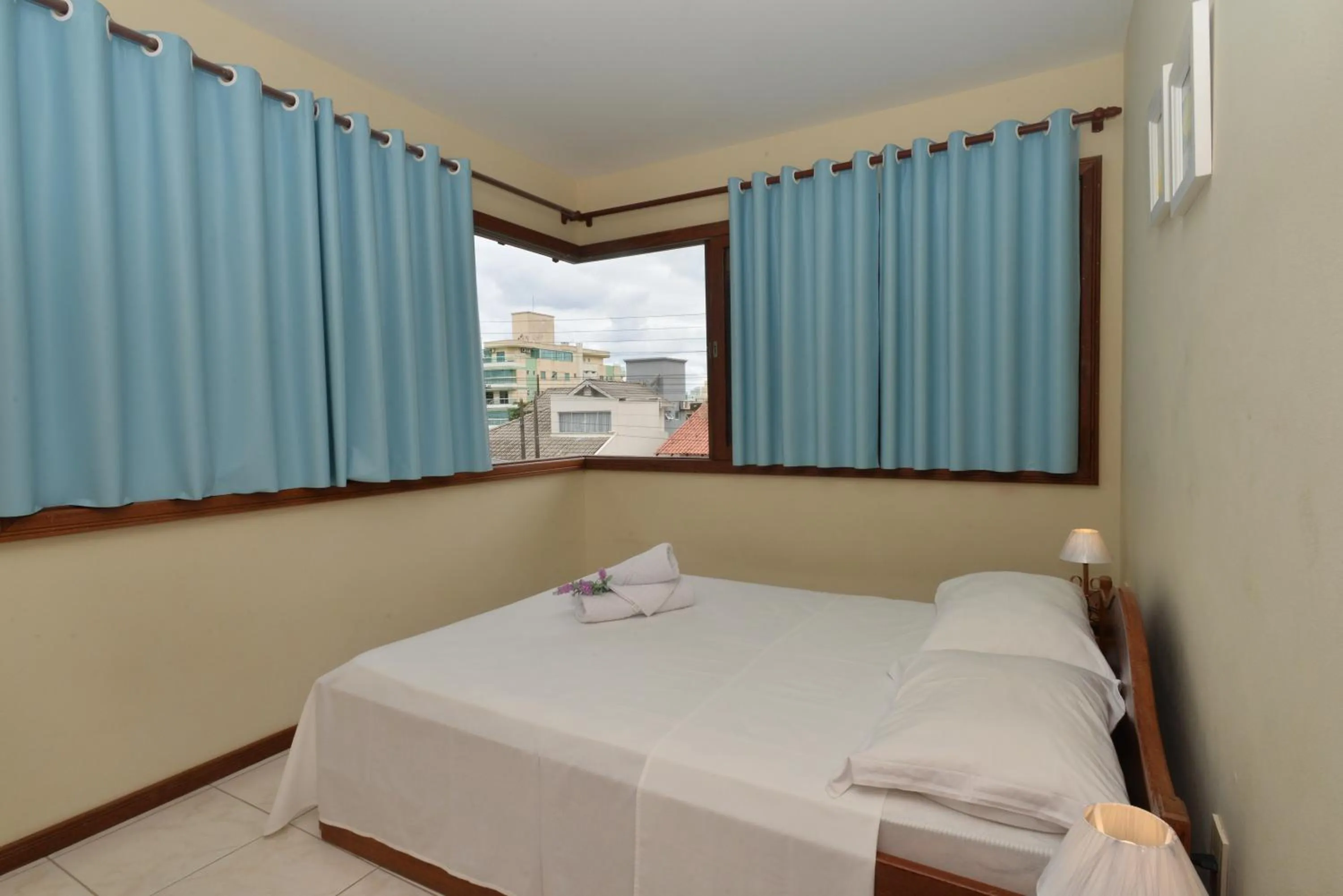 Bed in Oceano Pousada - Buffet de café da manhã e serviço de quarto diário