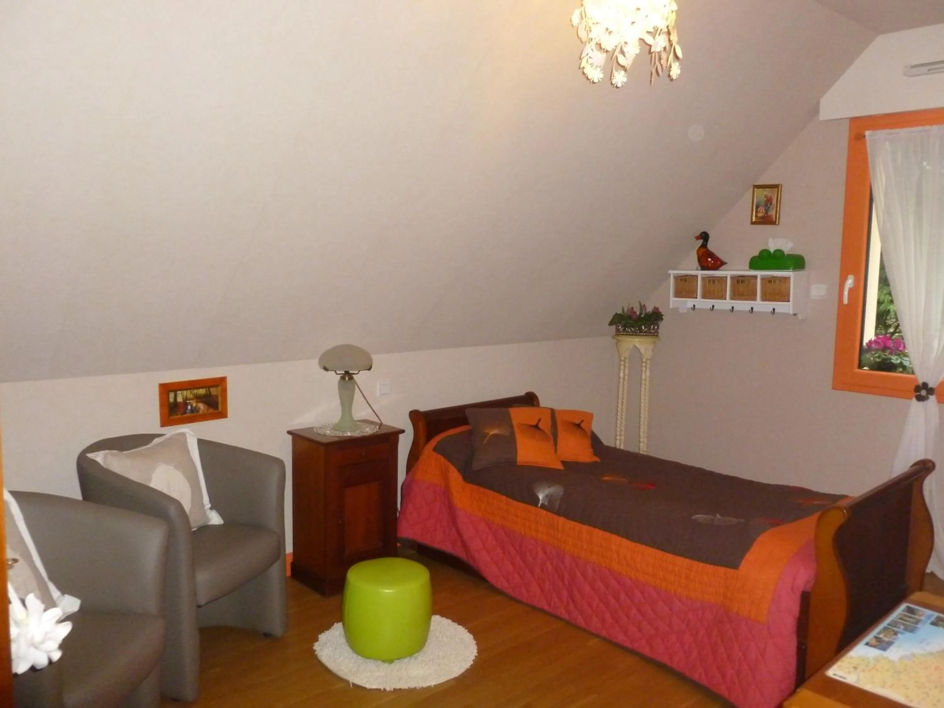 Bed in Jardin du Levant