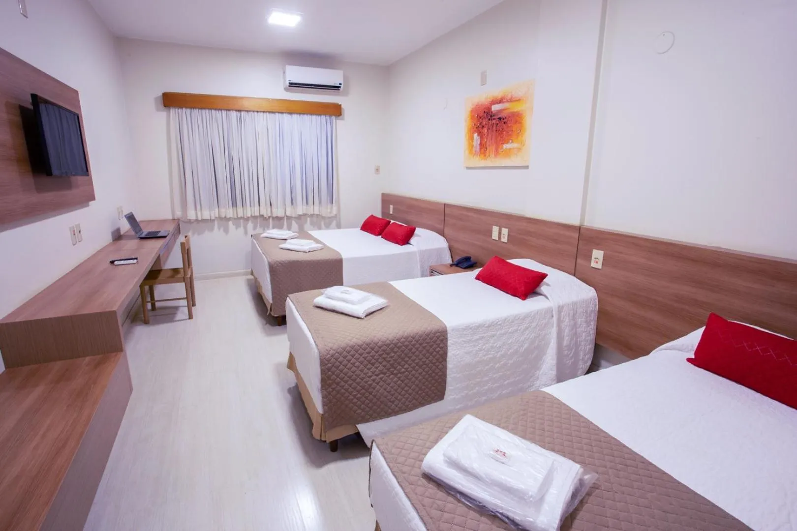 Property building, Bed in Carlton Plaza Hotel Uberlandia