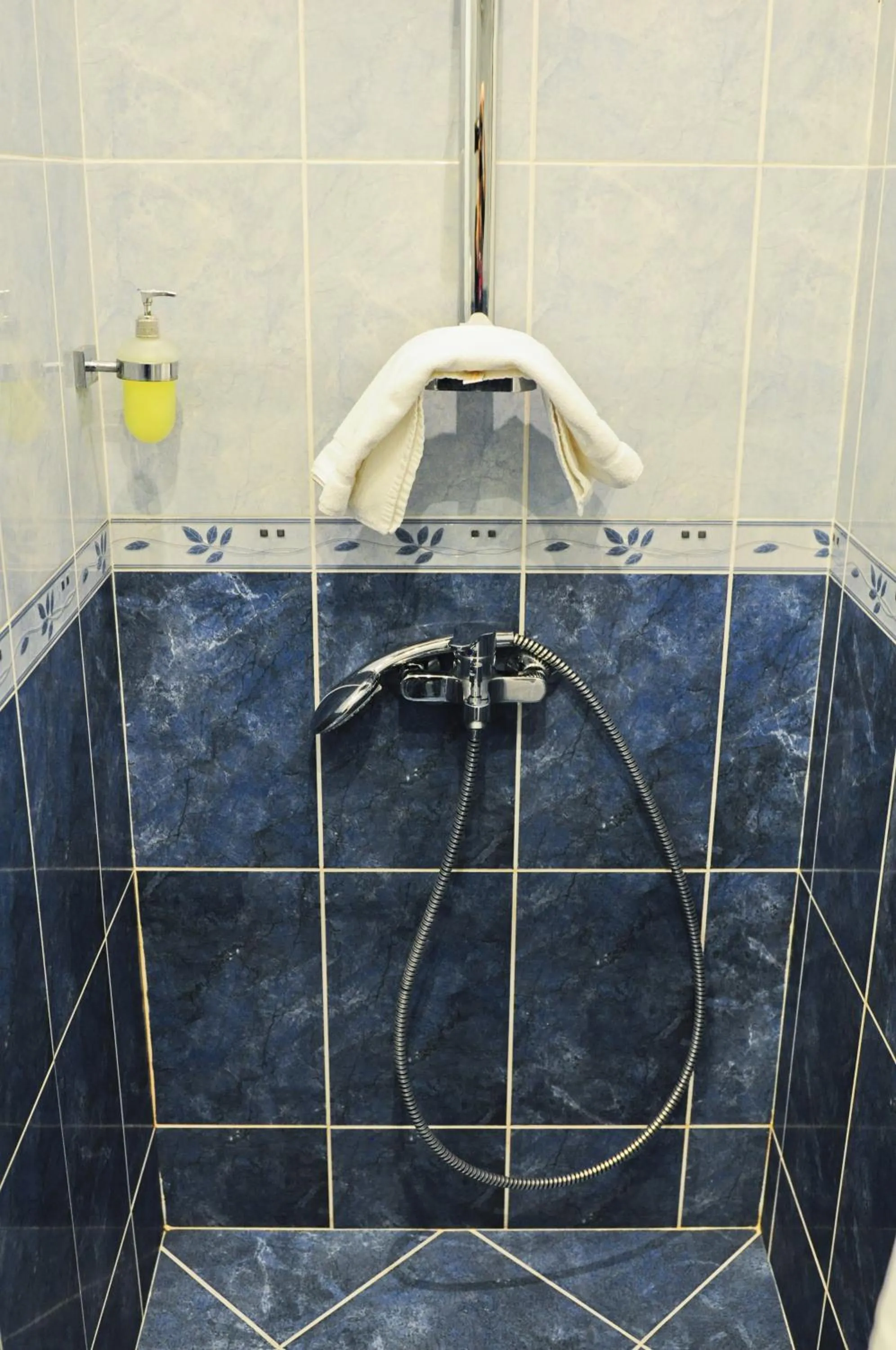 Bathroom in L'Opera Guest House