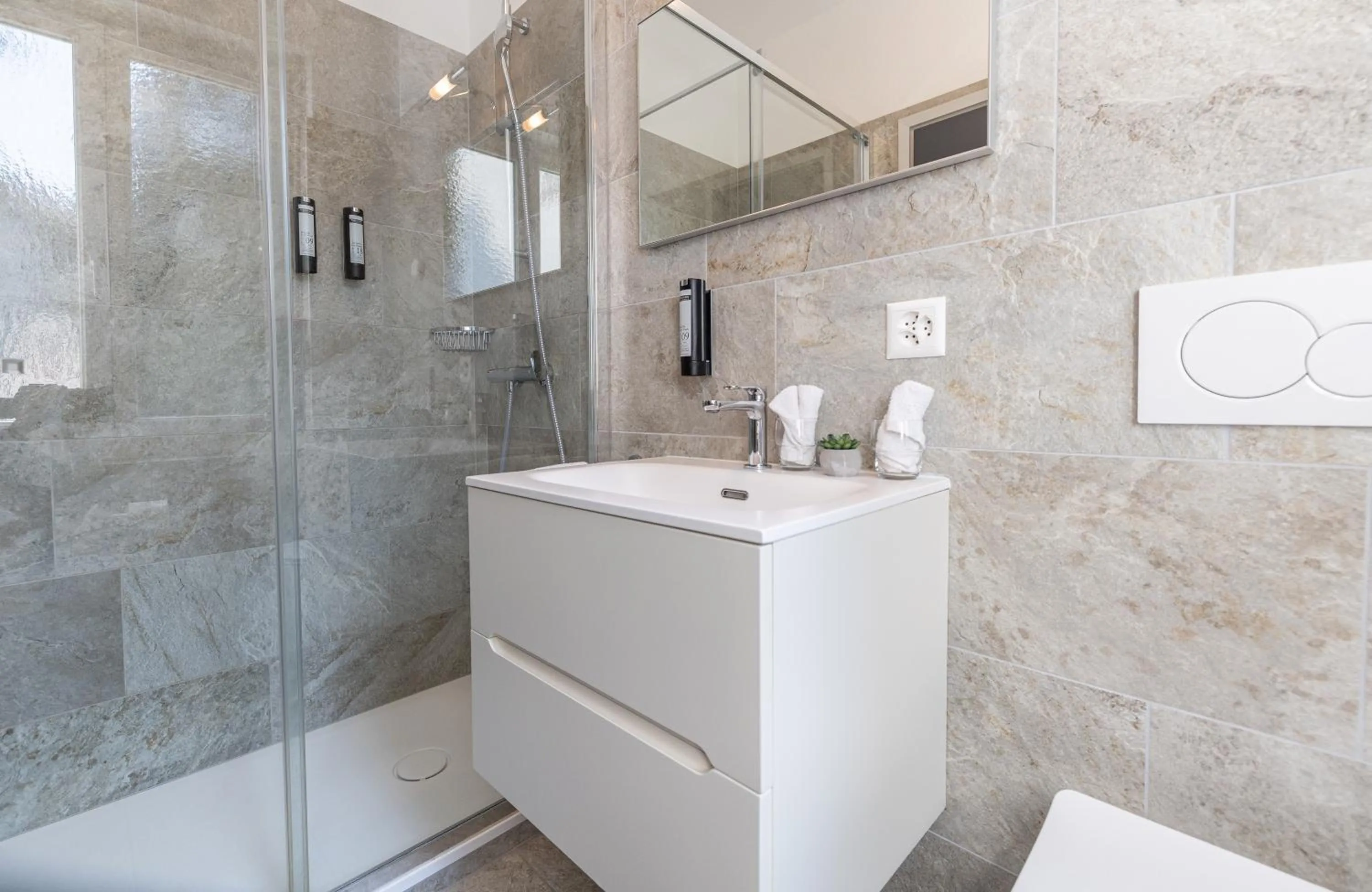 Bathroom in Albergo Mirador Ascona