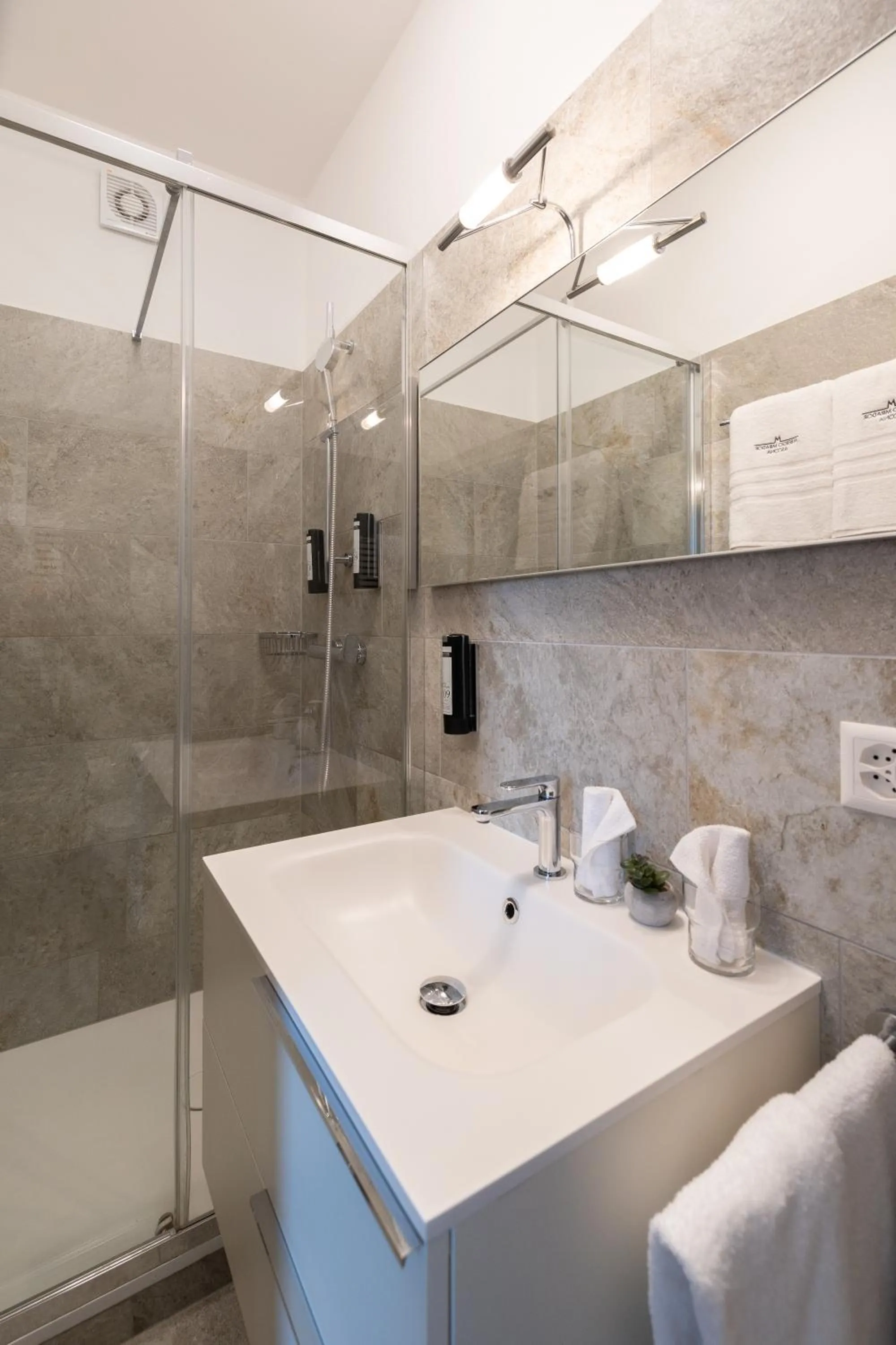 Bathroom in Albergo Mirador Ascona