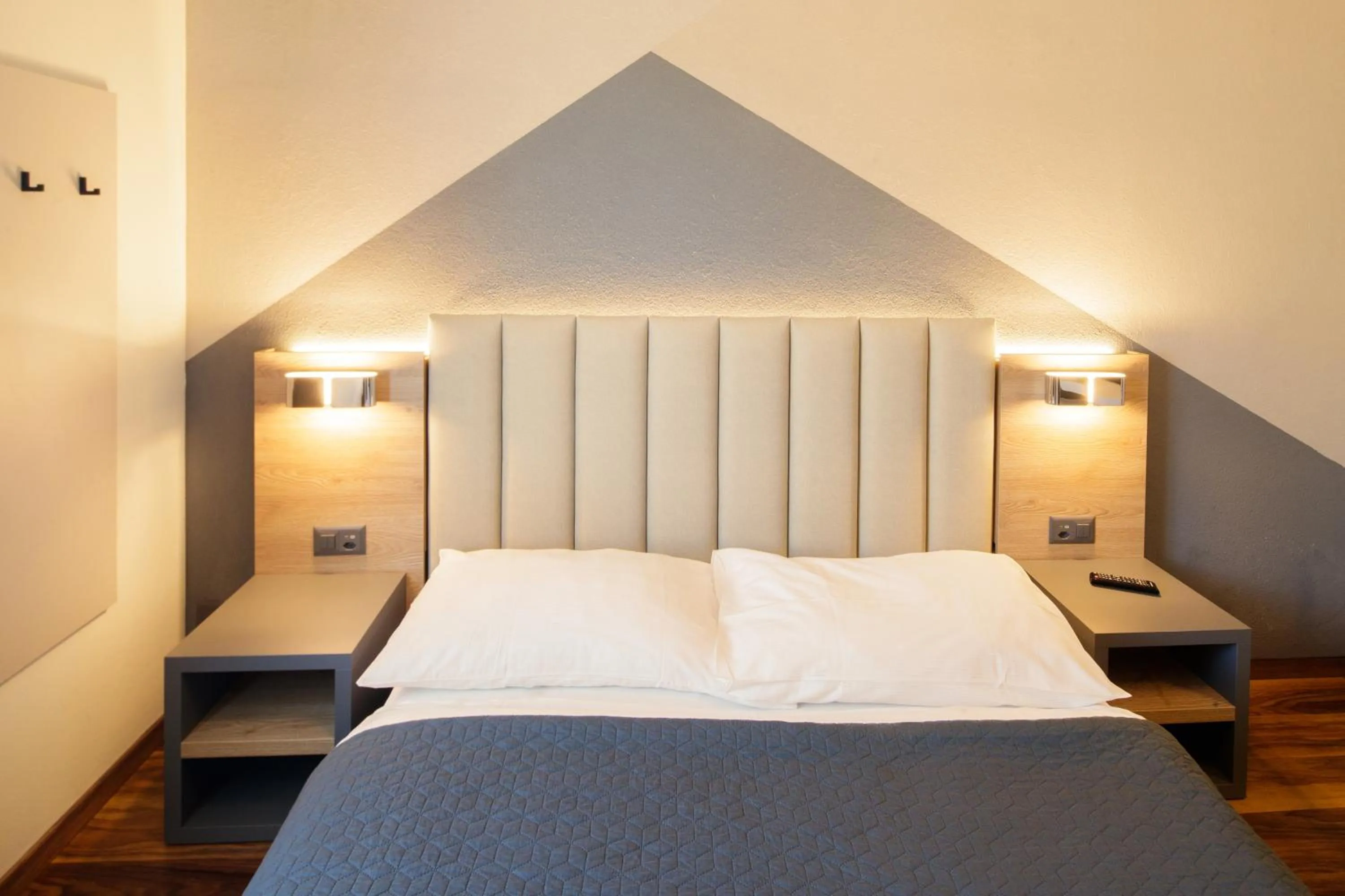 Bedroom, Bed in Albergo Mirador Ascona