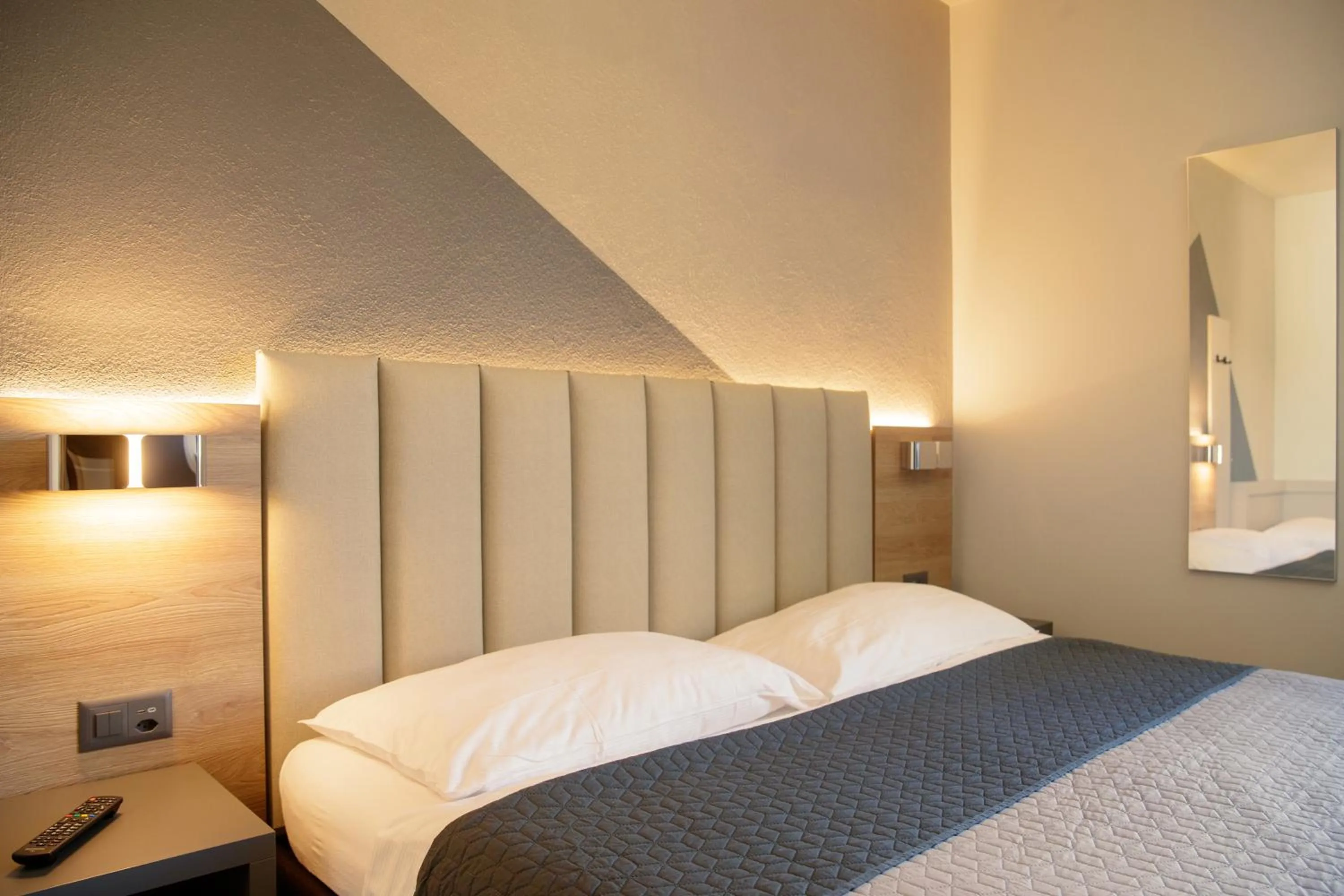 Bedroom, Bed in Albergo Mirador Ascona