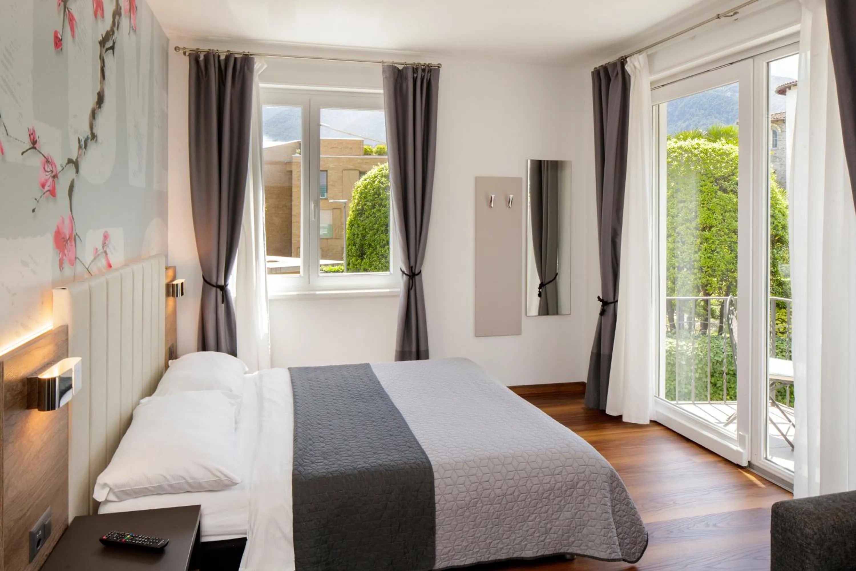 Bedroom, Bed in Albergo Mirador Ascona