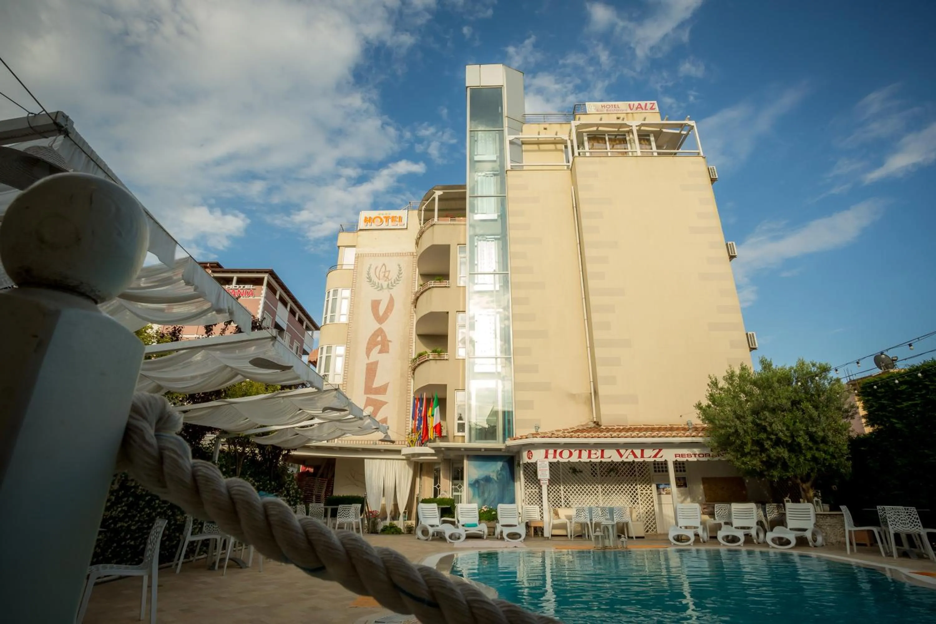 Swimming pool in Hotel Valz