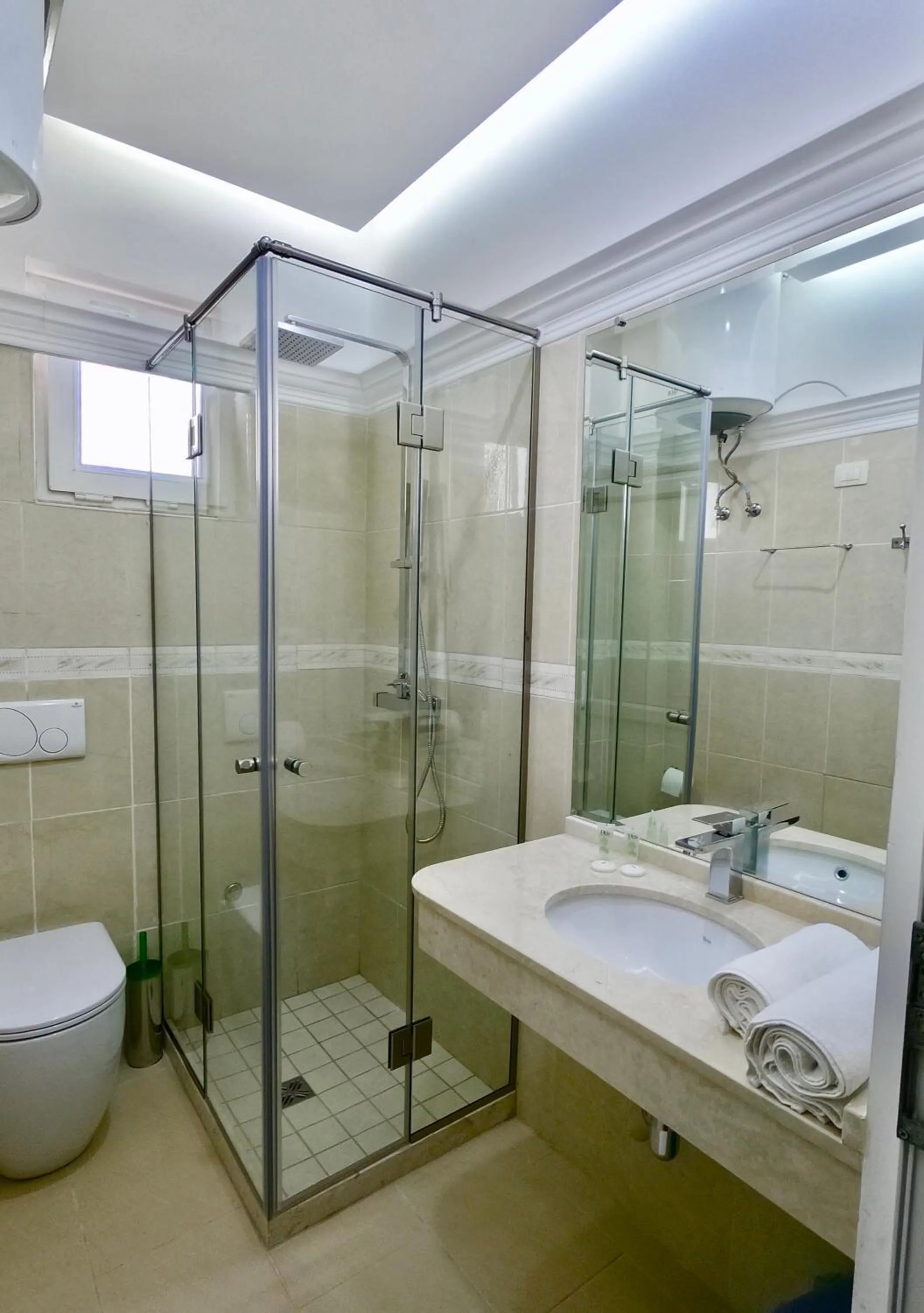 Shower in Hotel Valz