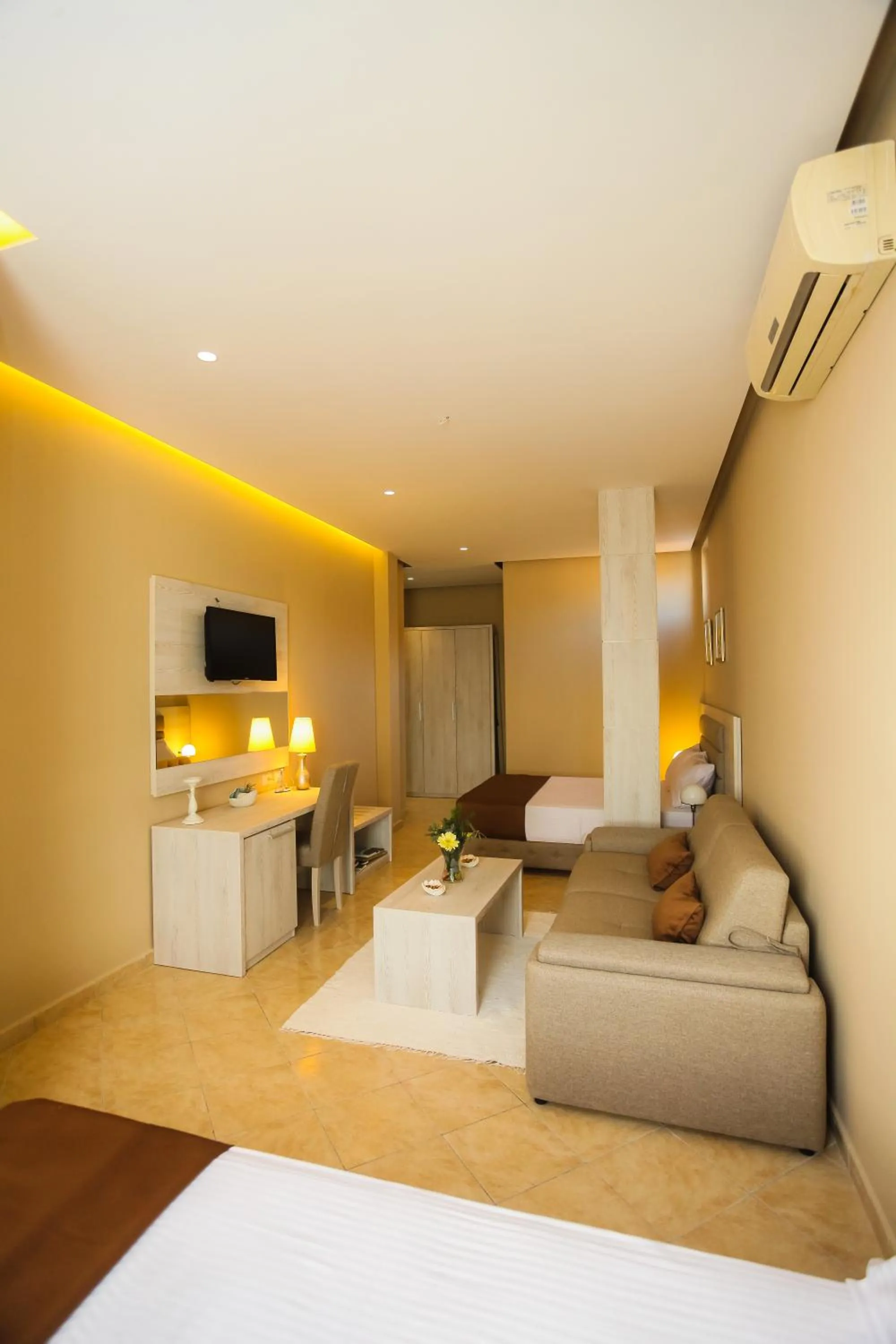 Bathroom, Bed in Hotel Valz