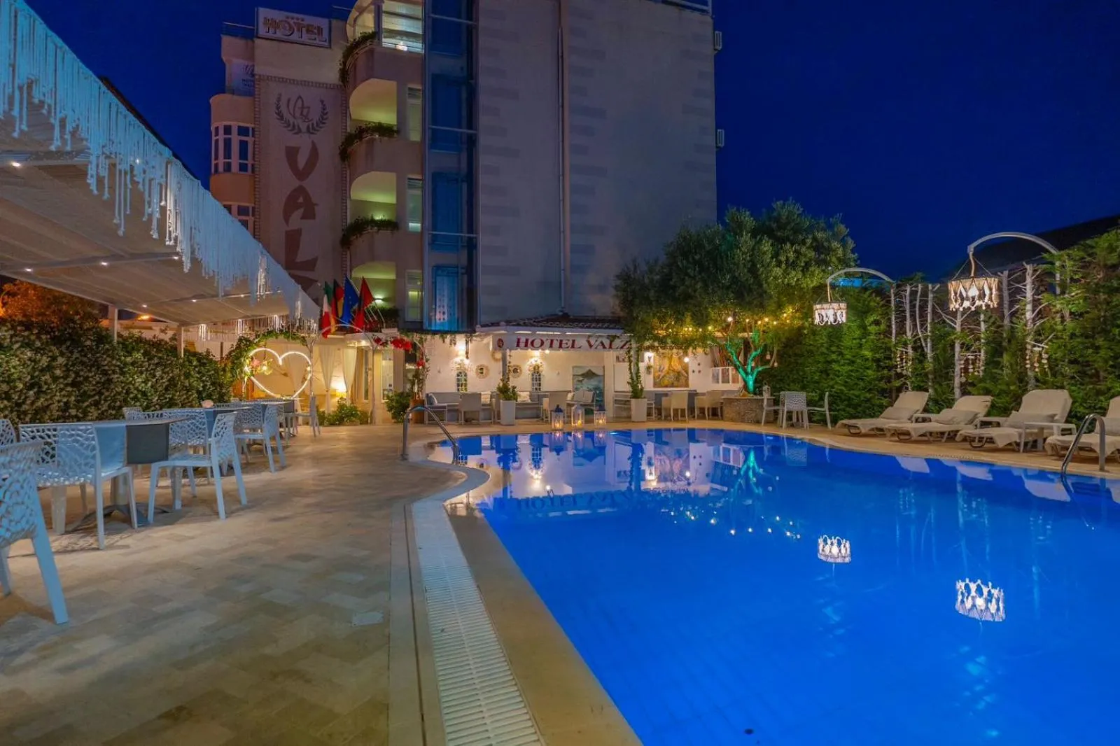 Swimming pool in Hotel Valz