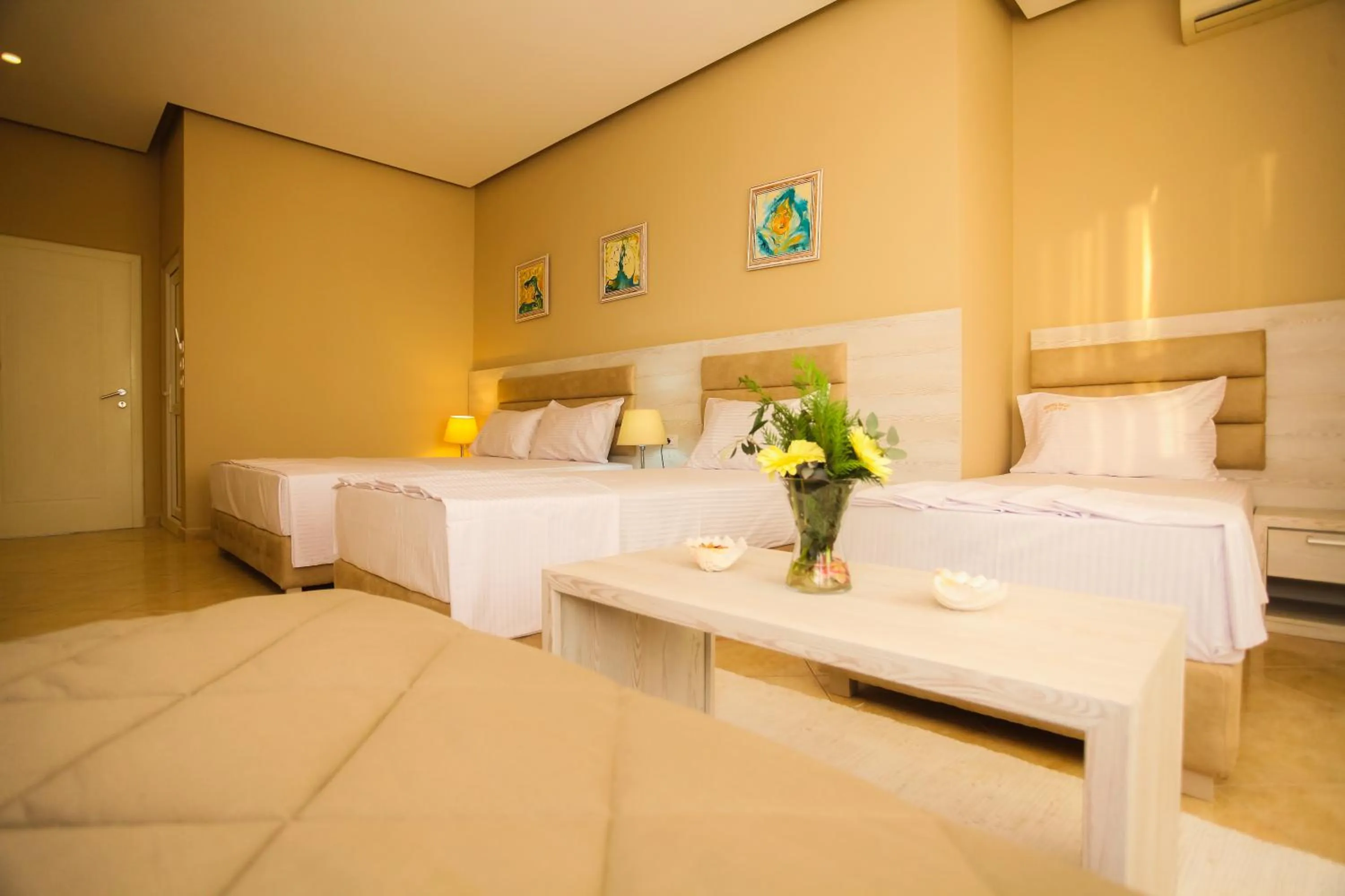 Bathroom, Bed in Hotel Valz